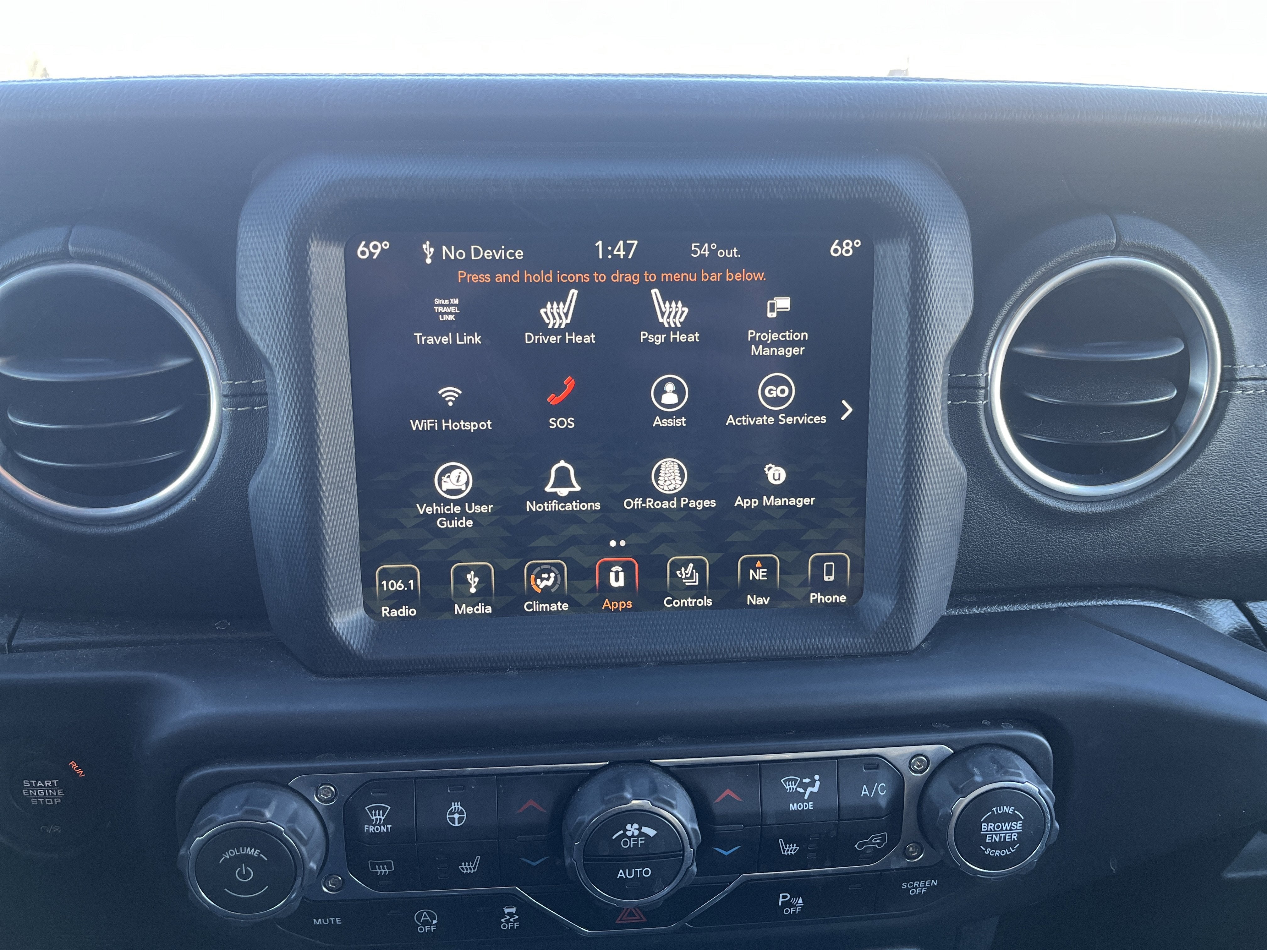 2019 Jeep Wrangler Unlimited Sahara 4WD ColdWx LED-LightingGroup w/AdptvCrz Nav HtdLthr HtdSteeringWhl 3-PieceHardtop