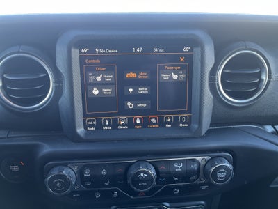 2019 Jeep Wrangler Unlimited Sahara 4WD ColdWx LED-LightingGroup w/AdptvCrz Nav HtdLthr HtdSteeringWhl 3-PieceHardtop