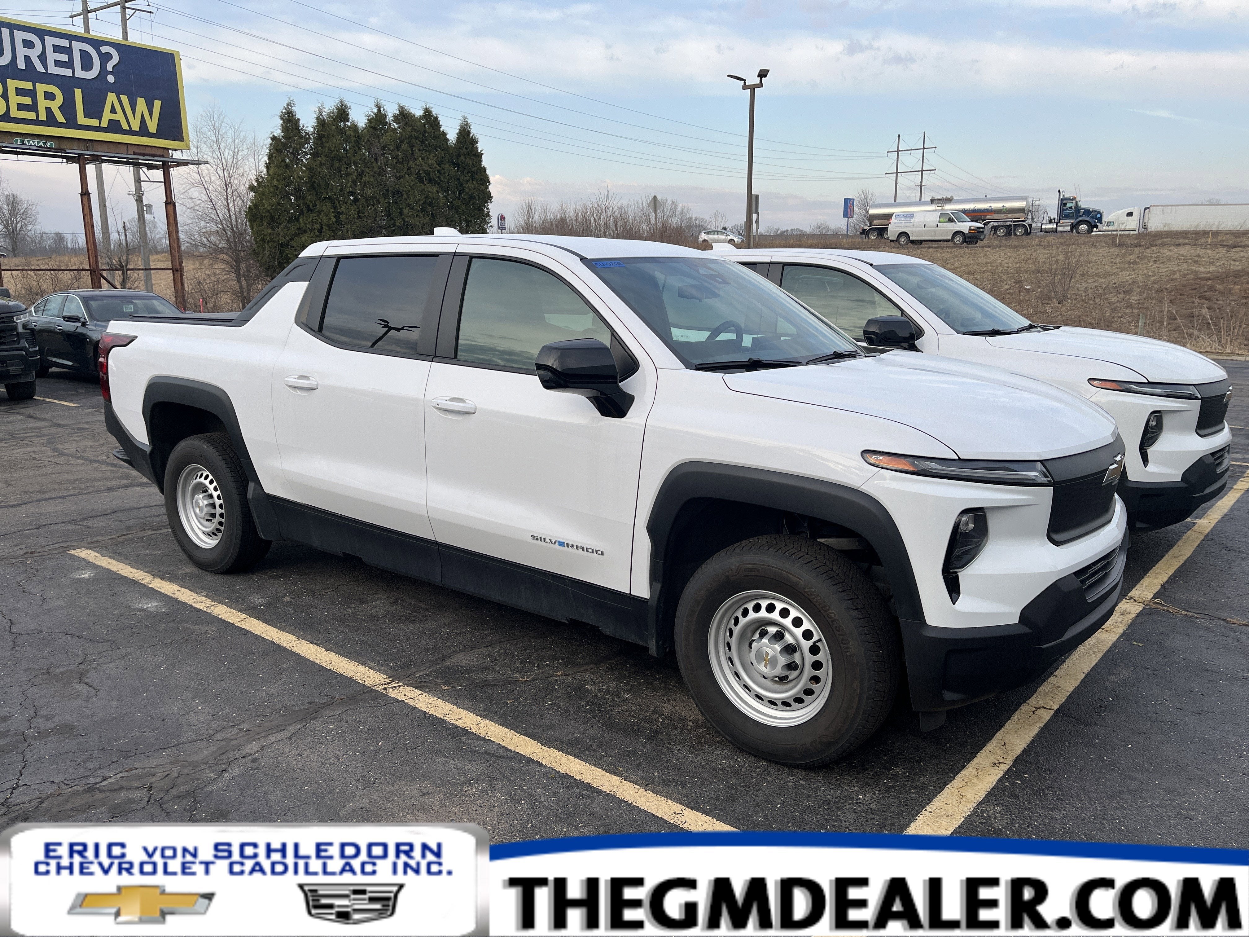 2025 Chevrolet Silverado EV Work Truck Standard Range e4WD w/AdptvCrz Spray-OnBedliner Soft-RollUpTonneauCover HD-SrrndVssn