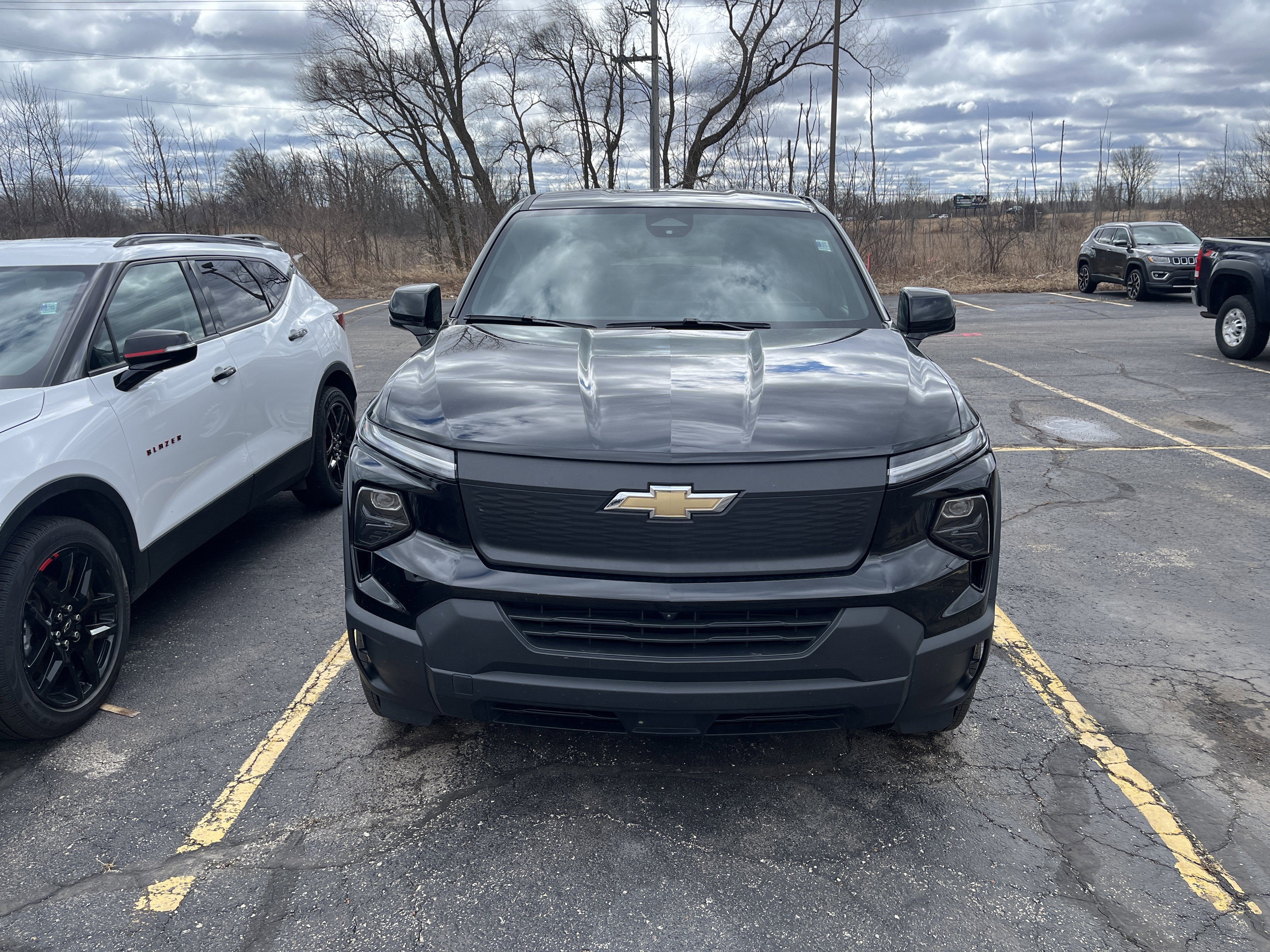 Used 2025 Chevrolet Silverado EV Work Truck with VIN 1GC10WEL4SU400830 for sale in Saukville, WI