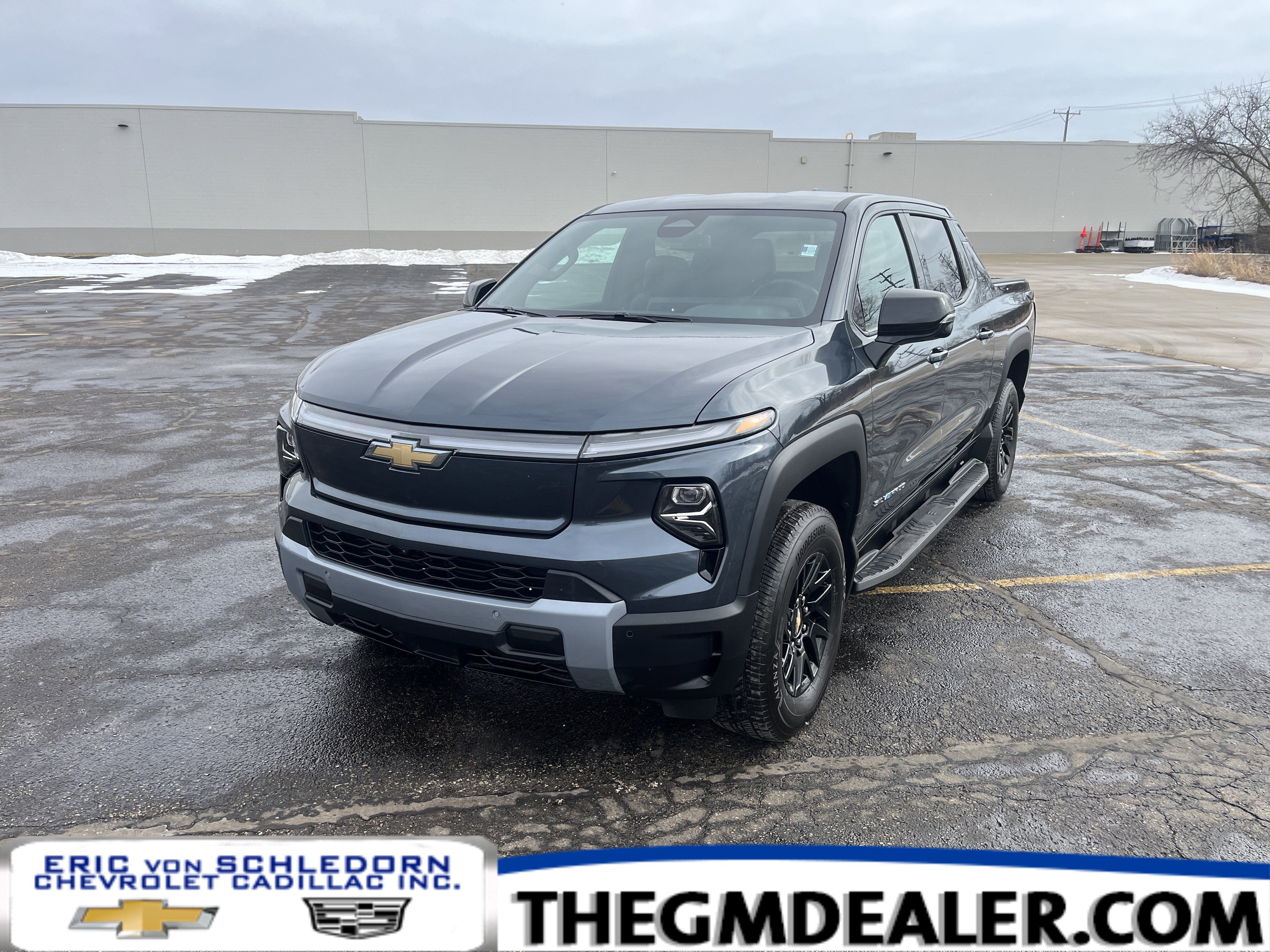 2025 Chevrolet Silverado EV LT Extended Range e4WD w/AdptvCrz Spray-OnBedliner HD-SrrndVsn