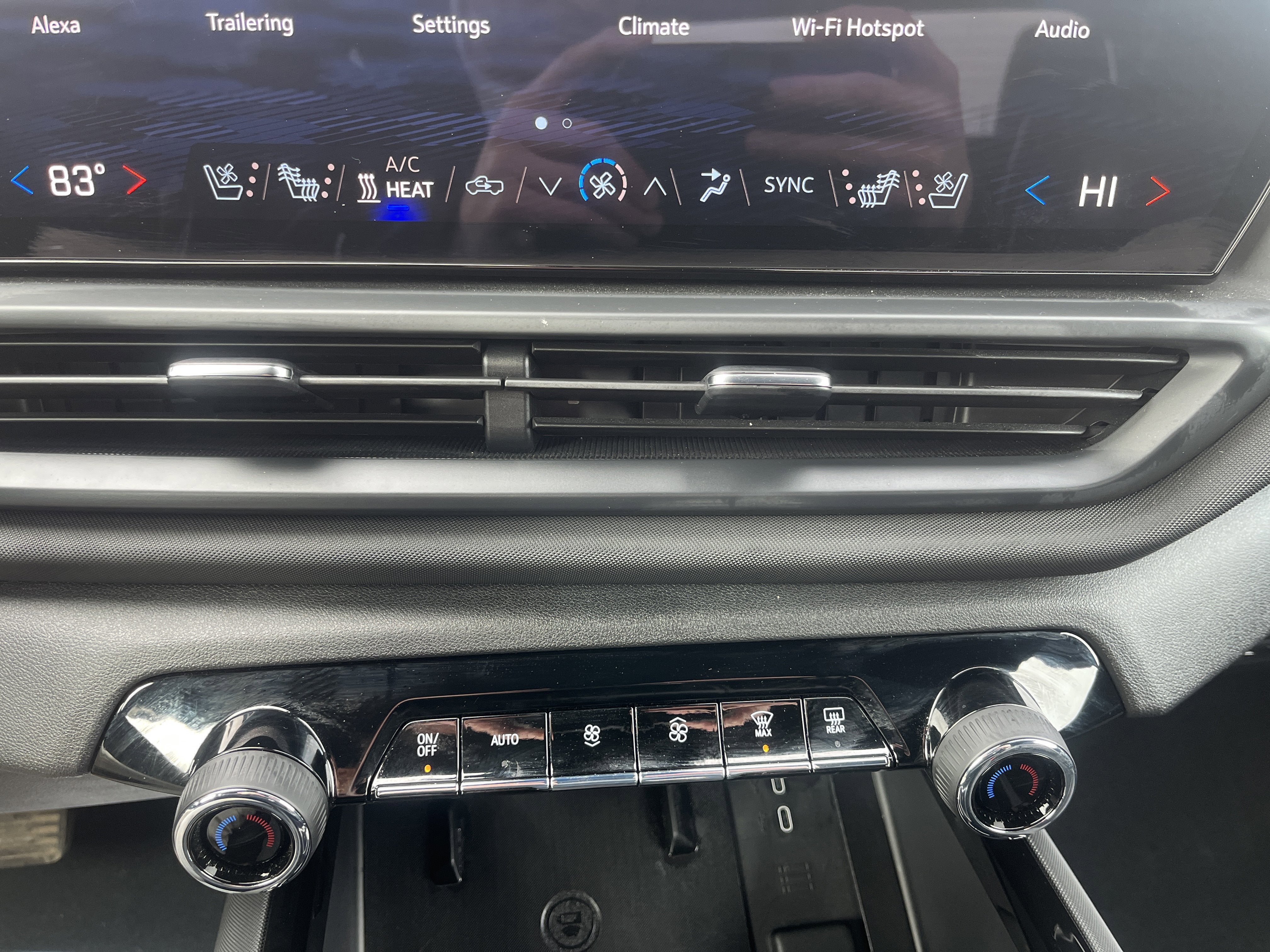 2025 Chevrolet Silverado EV LT Extended Range e4WD w/AdptvCrz Spray-OnBedliner HD-SrrndVsn