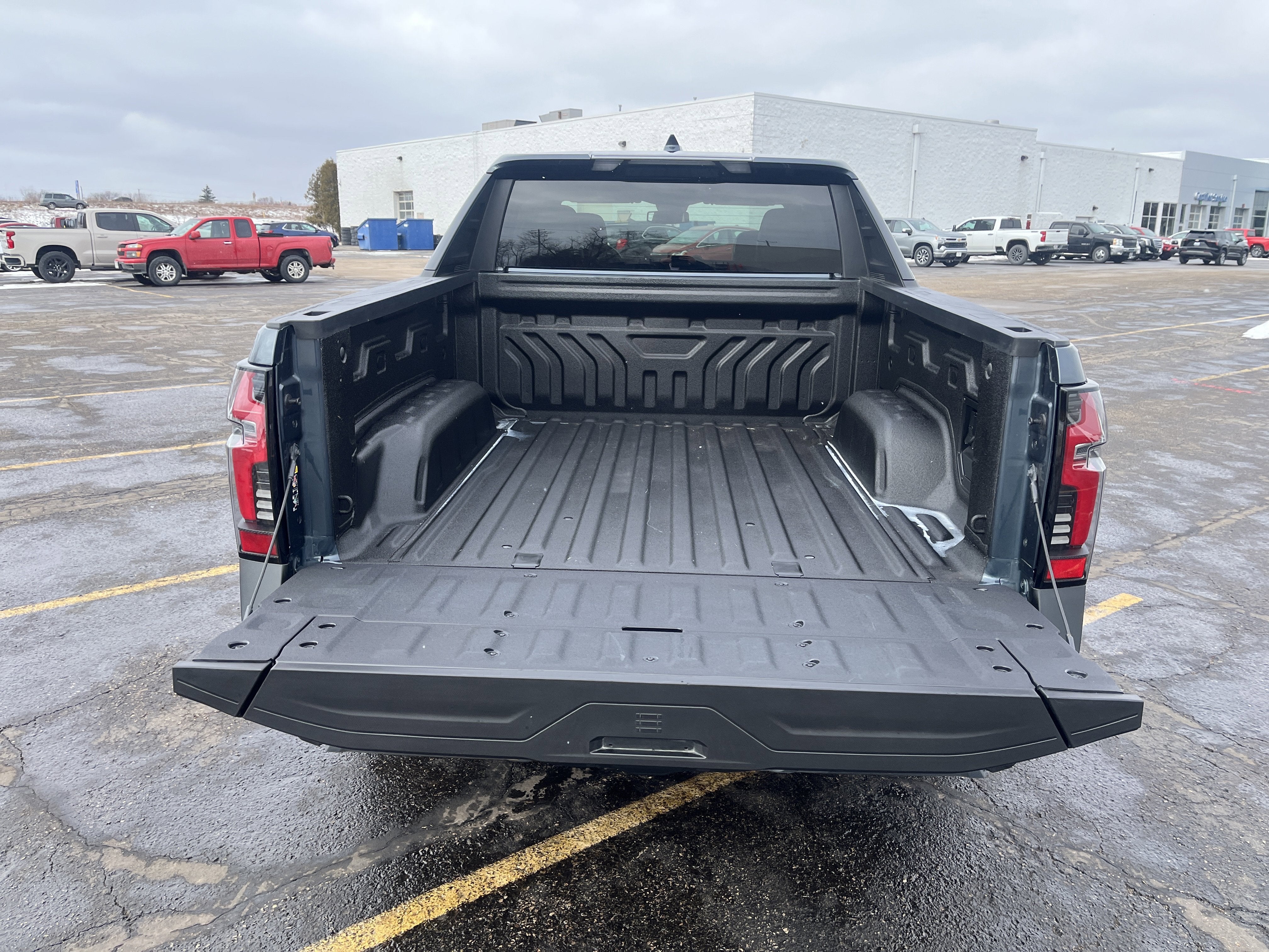 2025 Chevrolet Silverado EV LT Extended Range e4WD w/AdptvCrz Spray-OnBedliner HD-SrrndVsn