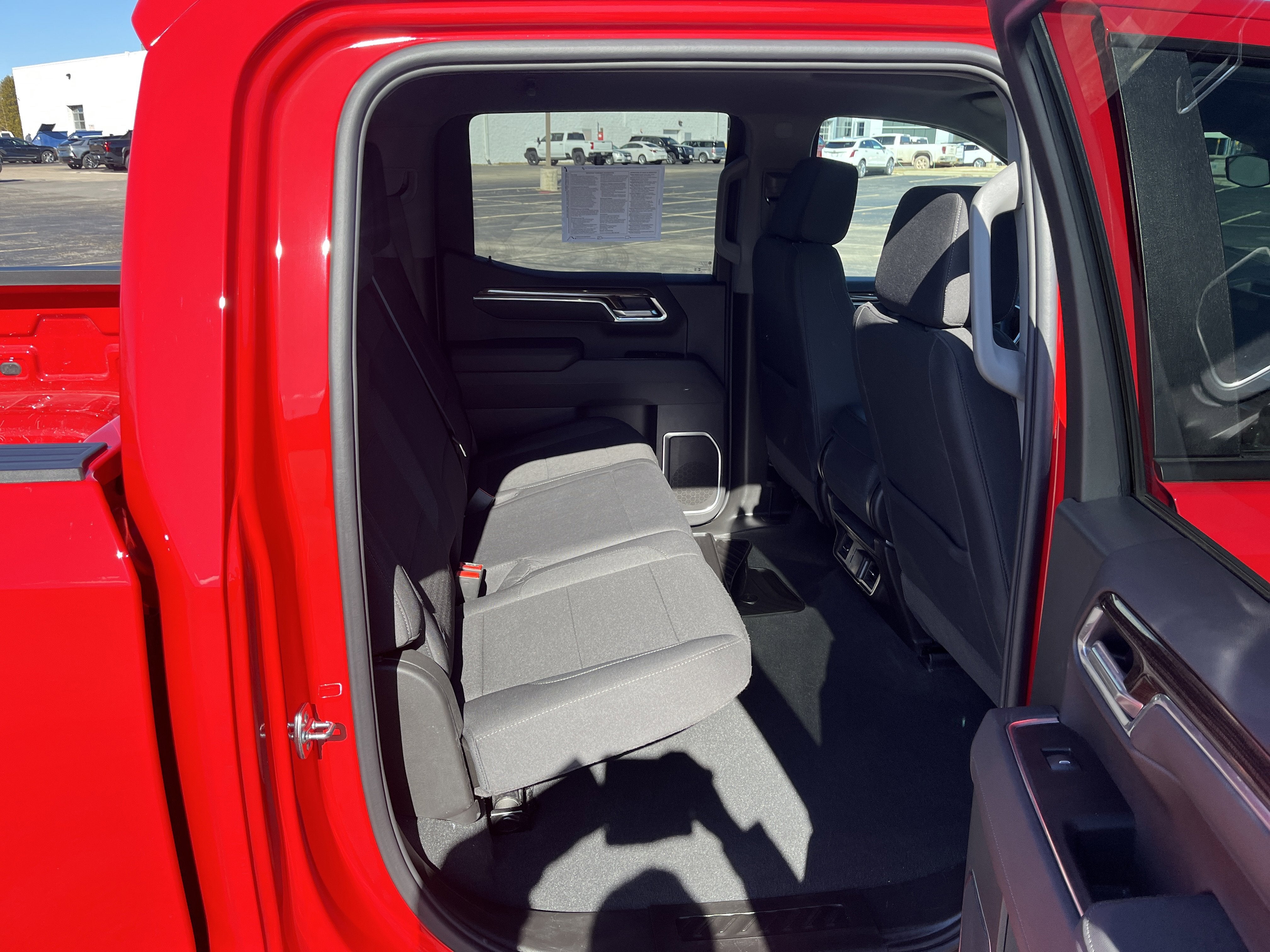 2026 Chevrolet Silverado 1500 LT Crew Cab 4WD w/20s HeatedSeats HeatedSteeringWheel RemoteStart HD-RearCamera