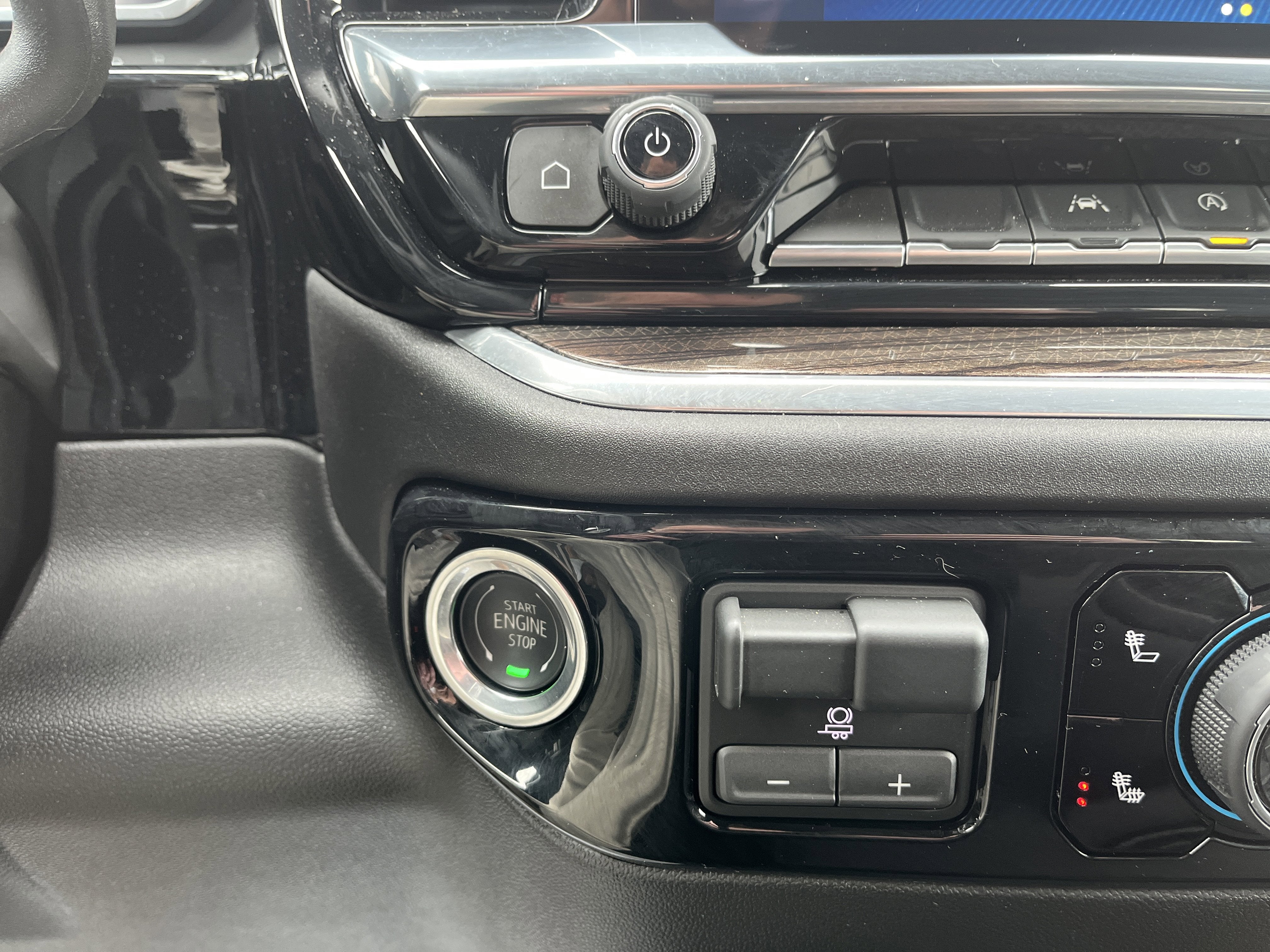 2026 Chevrolet Silverado 1500 RST Crew Cab 4WD SelectPkg w/Spray-OnBedlinr 20s HtdSeats HtdSteeringWheel