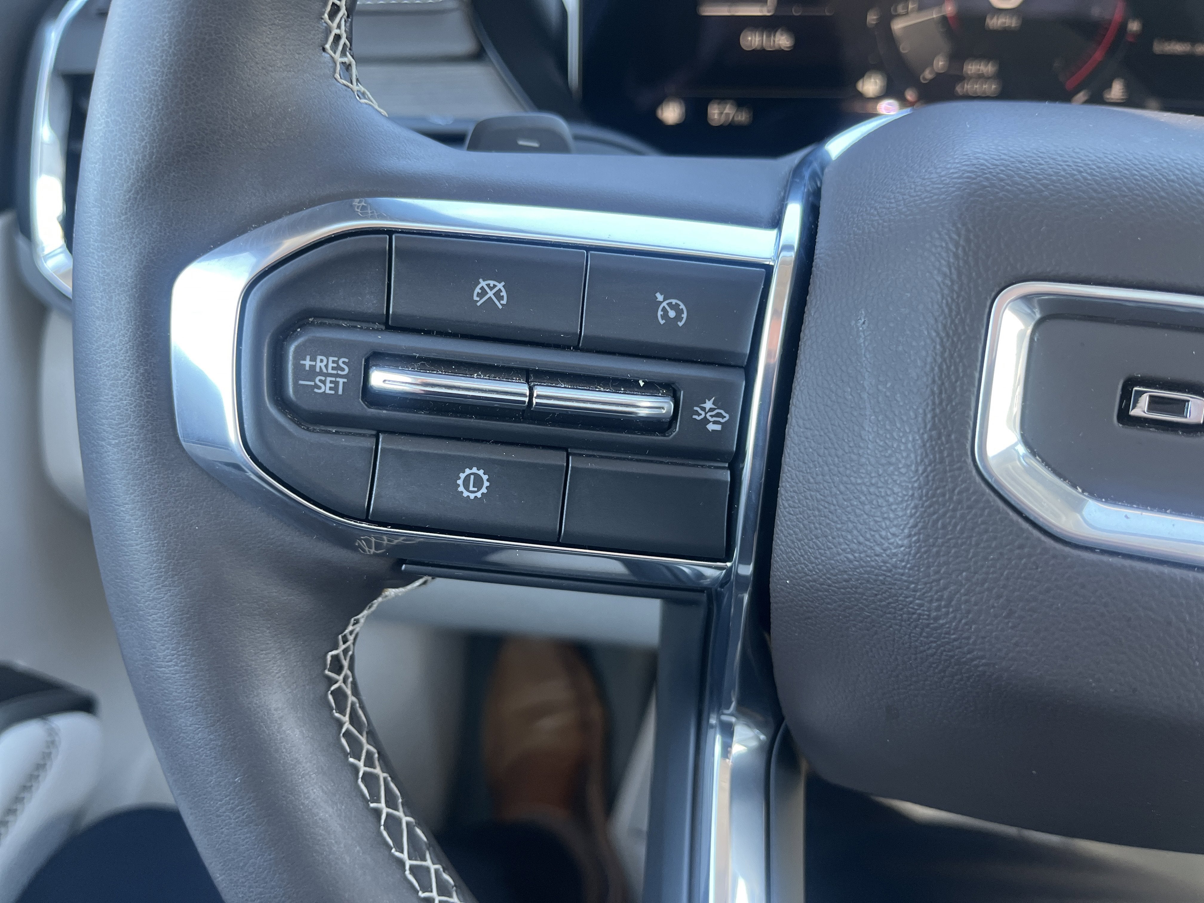 2025 GMC Acadia Denali w/Sunroof AdptvCrz HtdCldMemLthr HtdStrngWhl 20s HD-SurroundVision