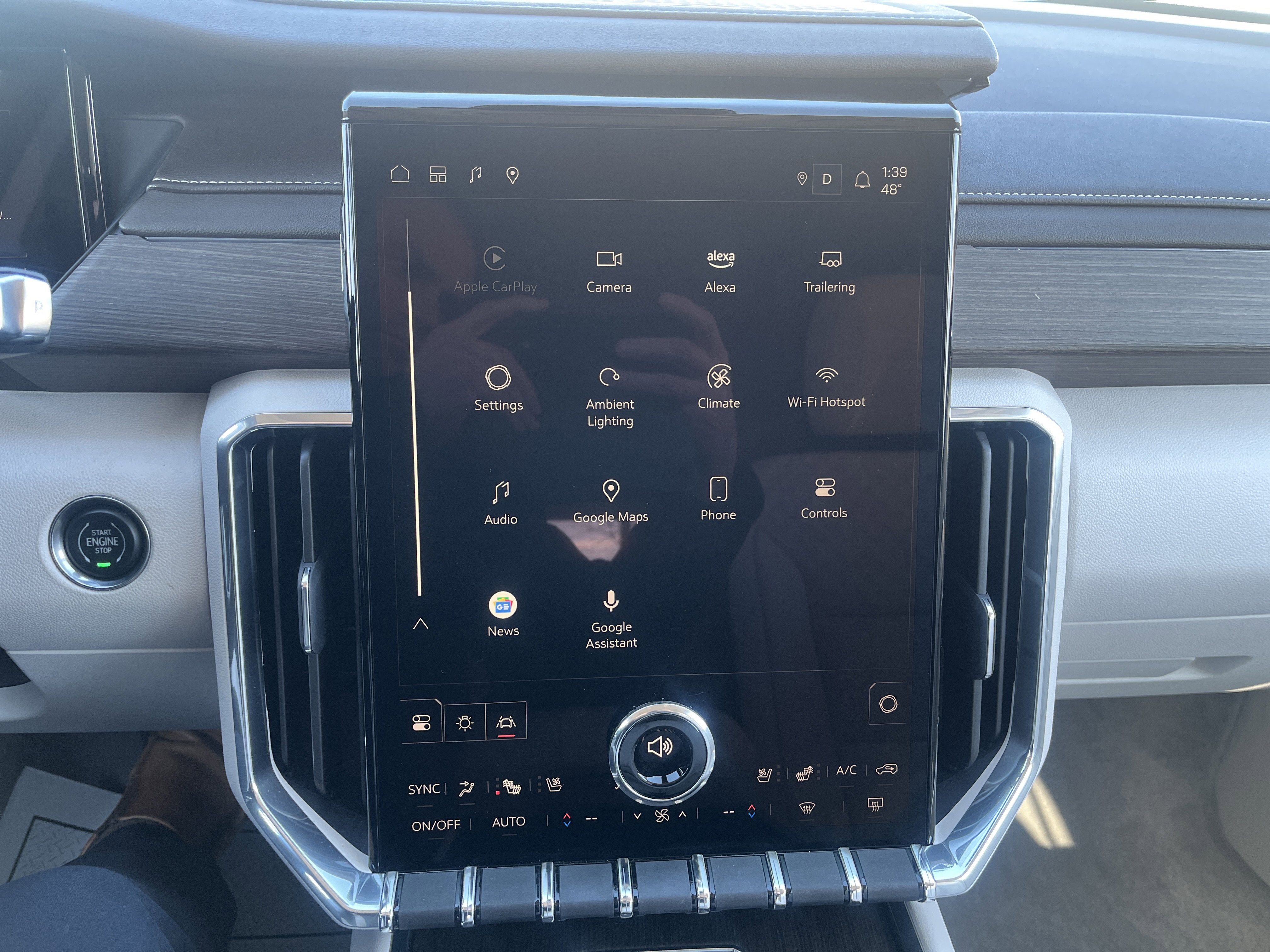 2025 GMC Acadia Denali w/Sunroof AdptvCrz HtdCldMemLthr HtdStrngWhl 20s HD-SurroundVision