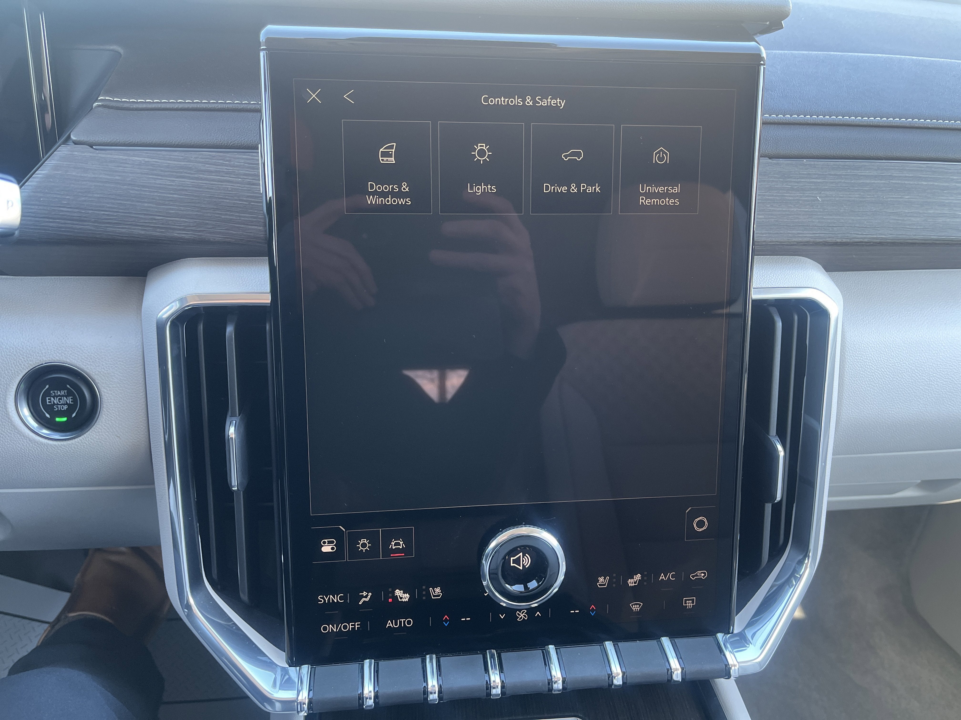 2025 GMC Acadia Denali w/Sunroof AdptvCrz HtdCldMemLthr HtdStrngWhl 20s HD-SurroundVision