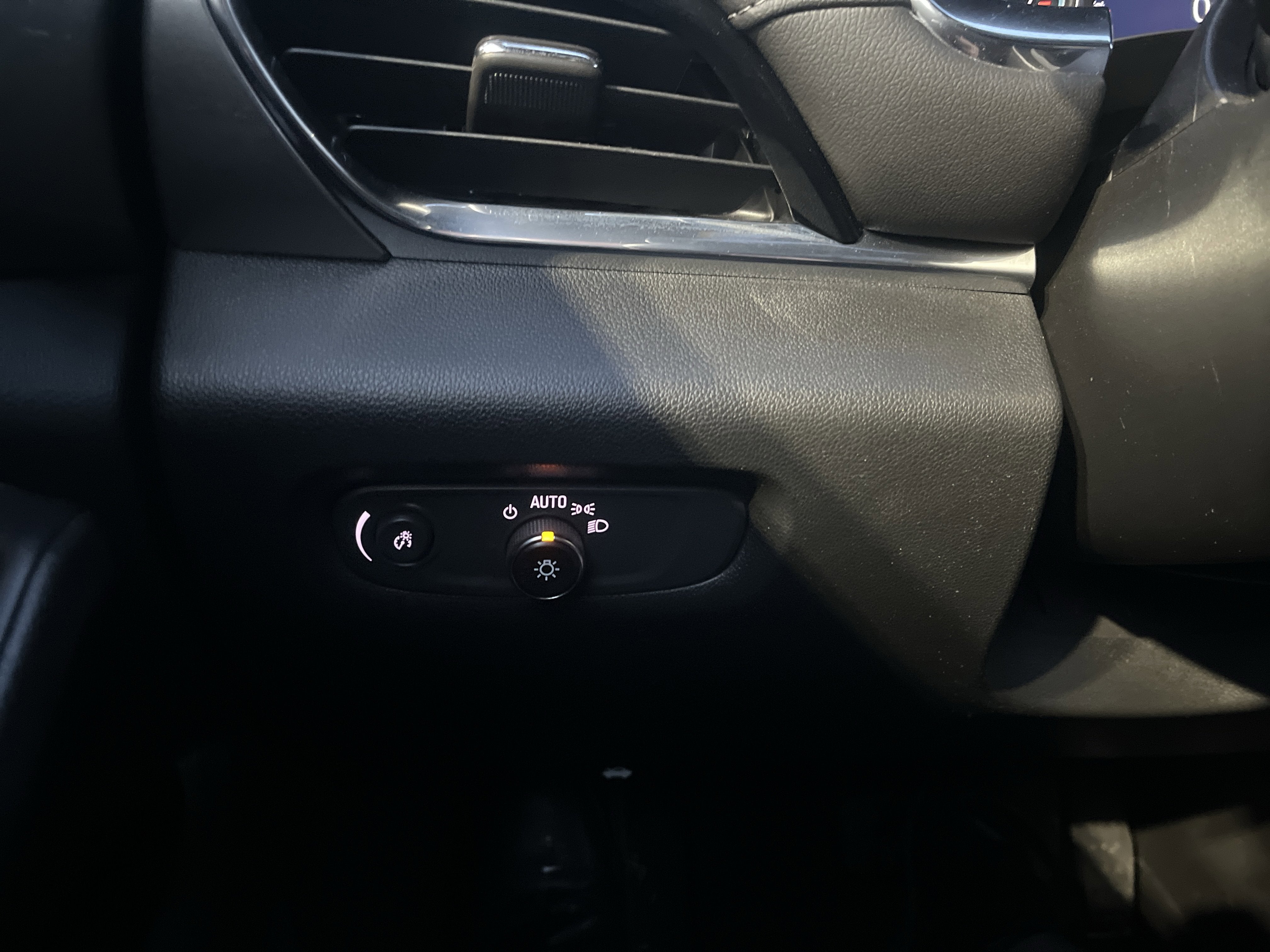 2023 Chevrolet Traverse LT Cloth AWD TraileringEquipment w/HtdSeats RemoteStart 8-WayPwrDrvrSeat