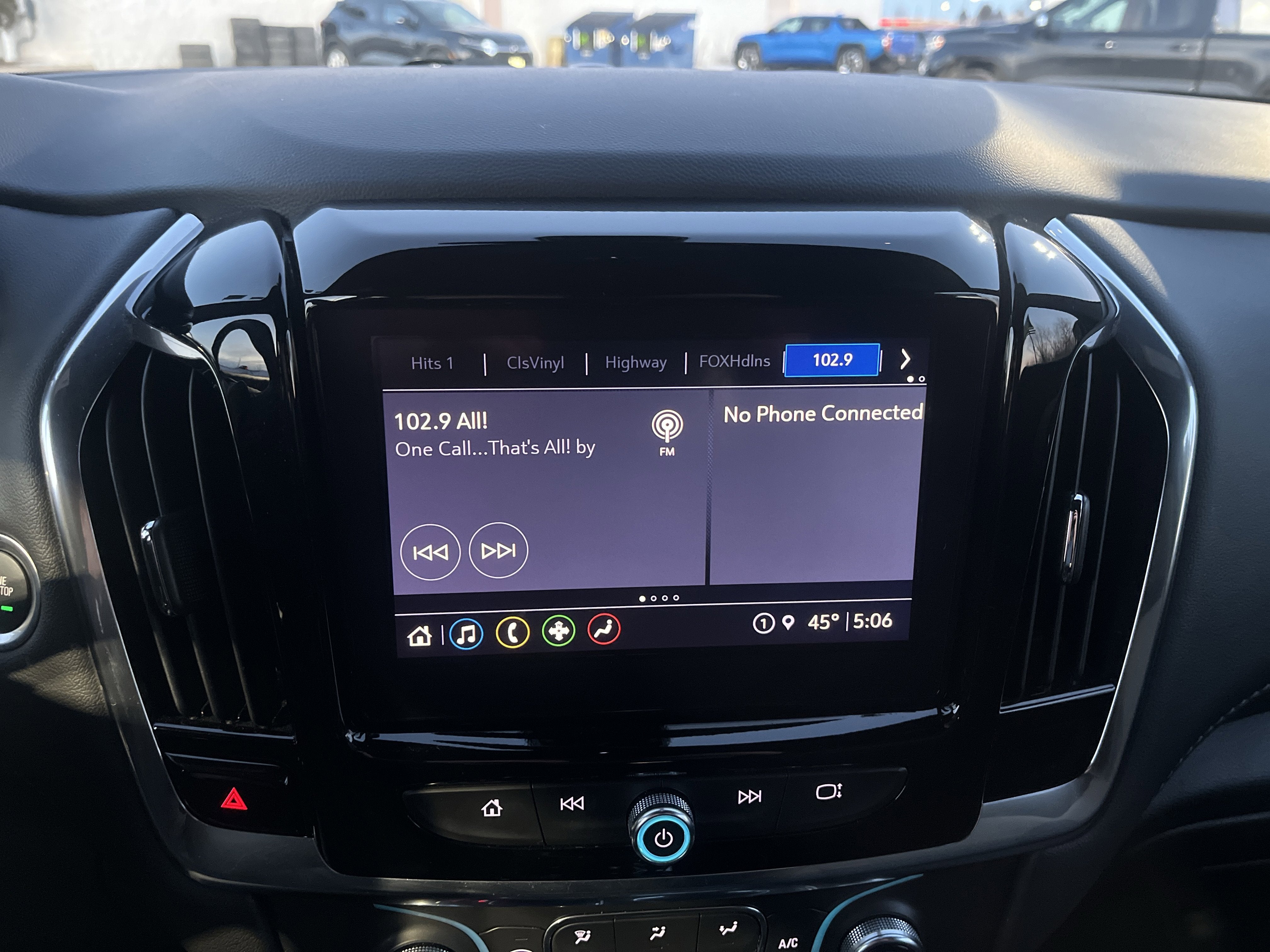 2023 Chevrolet Traverse LT Cloth AWD TraileringEquipment w/HtdSeats RemoteStart 8-WayPwrDrvrSeat