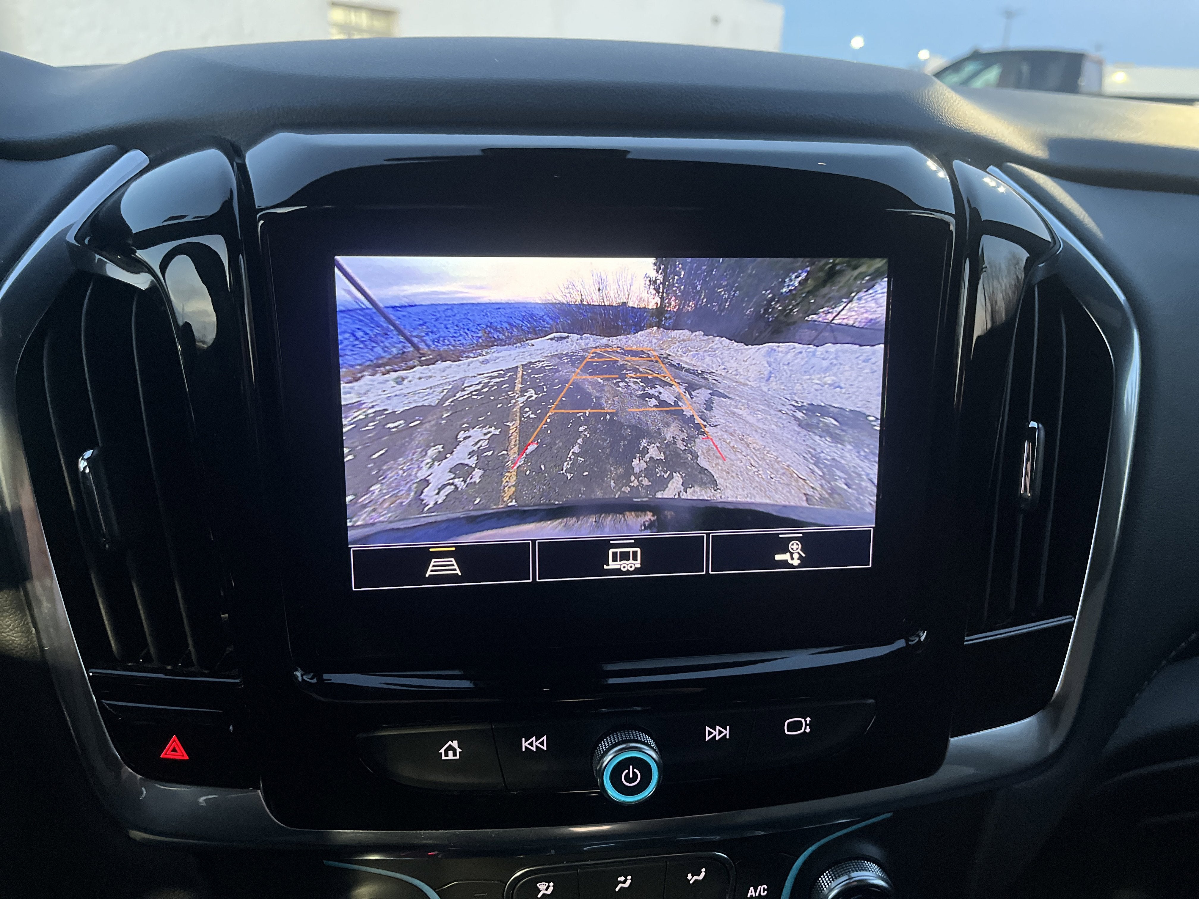 2023 Chevrolet Traverse LT Cloth AWD TraileringEquipment w/HtdSeats RemoteStart 8-WayPwrDrvrSeat