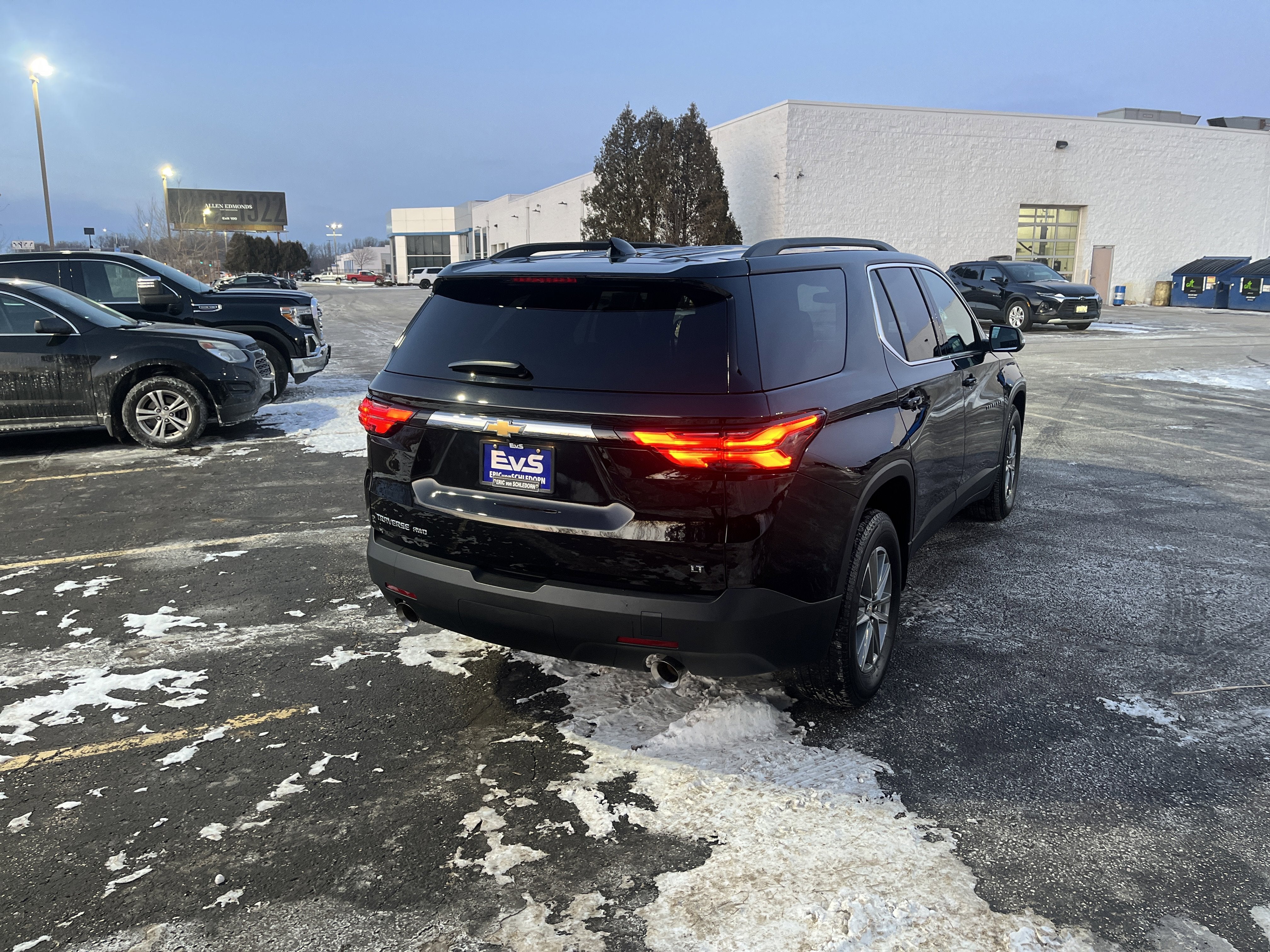2023 Chevrolet Traverse LT Cloth AWD TraileringEquipment w/HtdSeats RemoteStart 8-WayPwrDrvrSeat