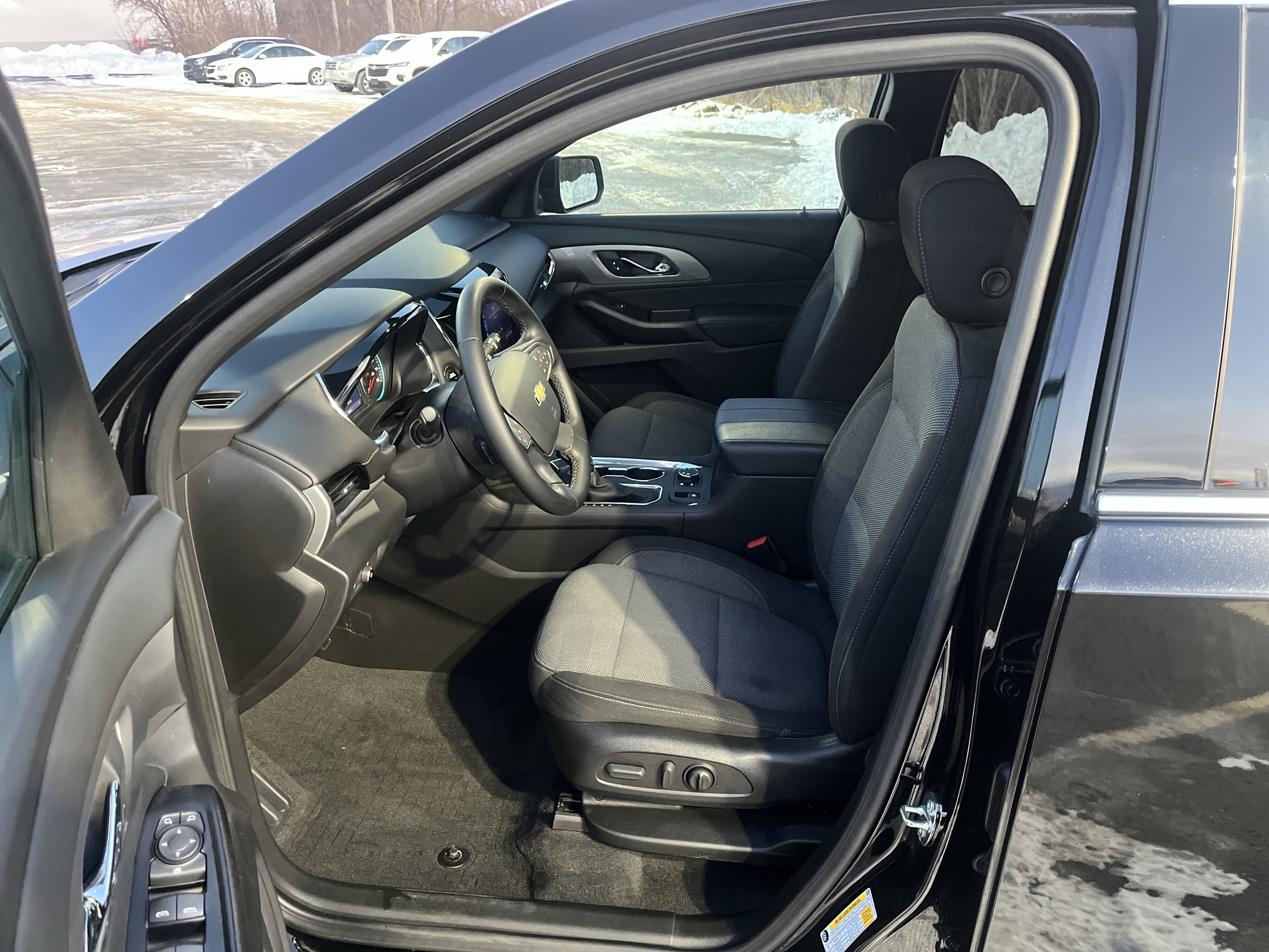 2023 Chevrolet Traverse LT Cloth AWD TraileringEquipment w/HtdSeats RemoteStart 8-WayPwrDrvrSeat