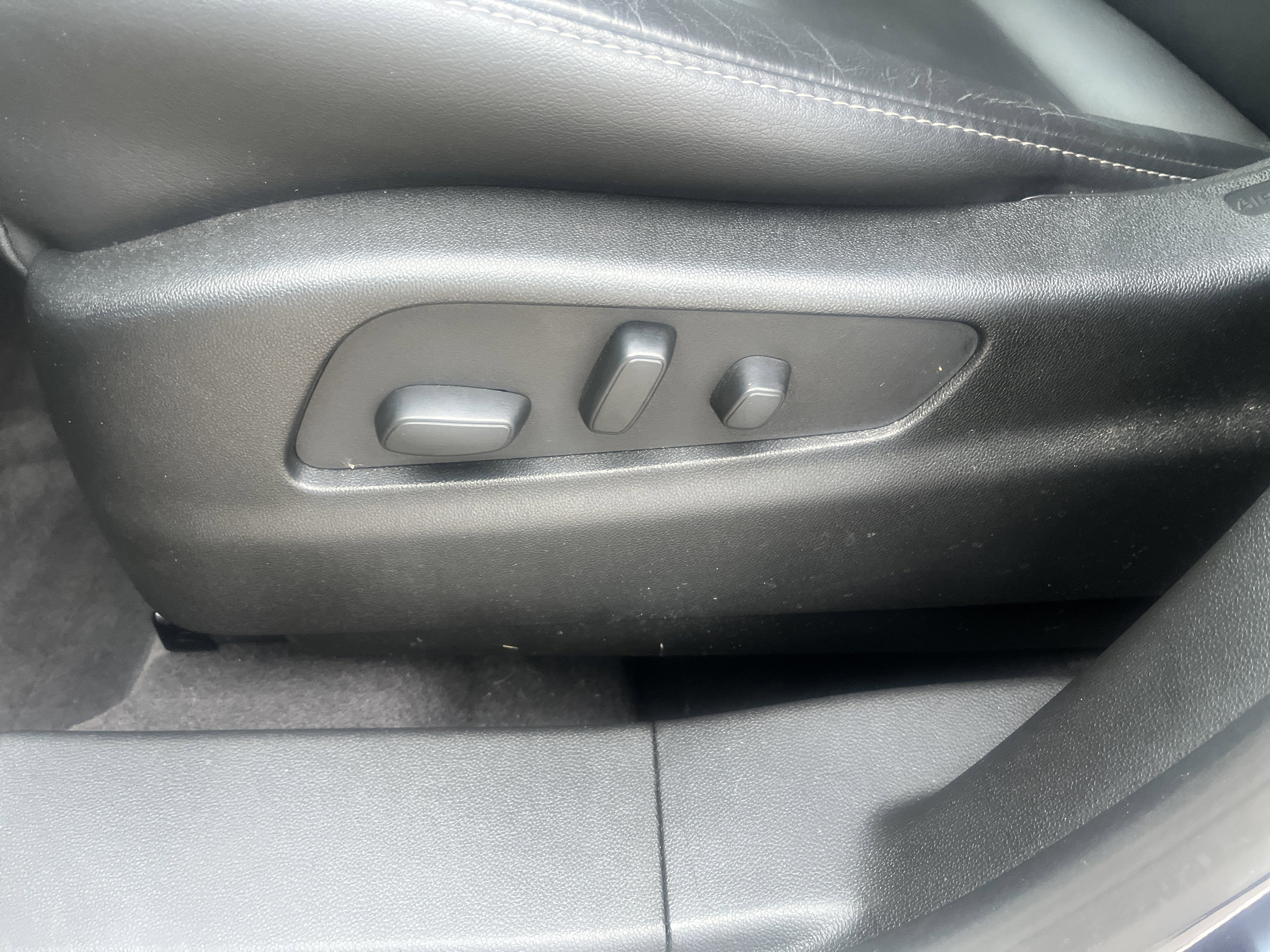 2024 Cadillac XT4 Luxury AWD ColdWxPkg w/Sunroof HtdLthr HtdSteeringWheel HD-RearCamera