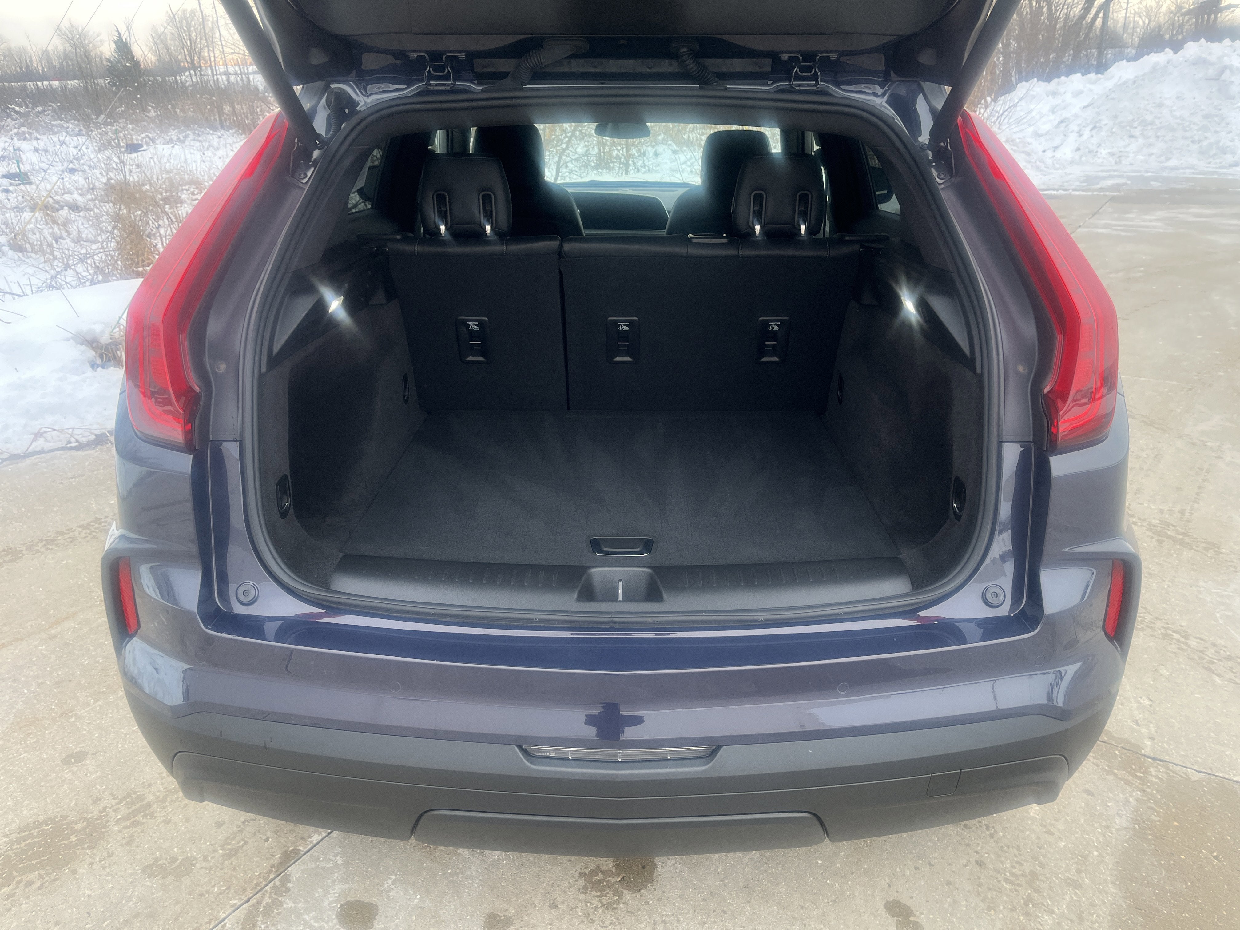 2024 Cadillac XT4 Luxury AWD ColdWxPkg w/Sunroof HtdLthr HtdSteeringWheel HD-RearCamera