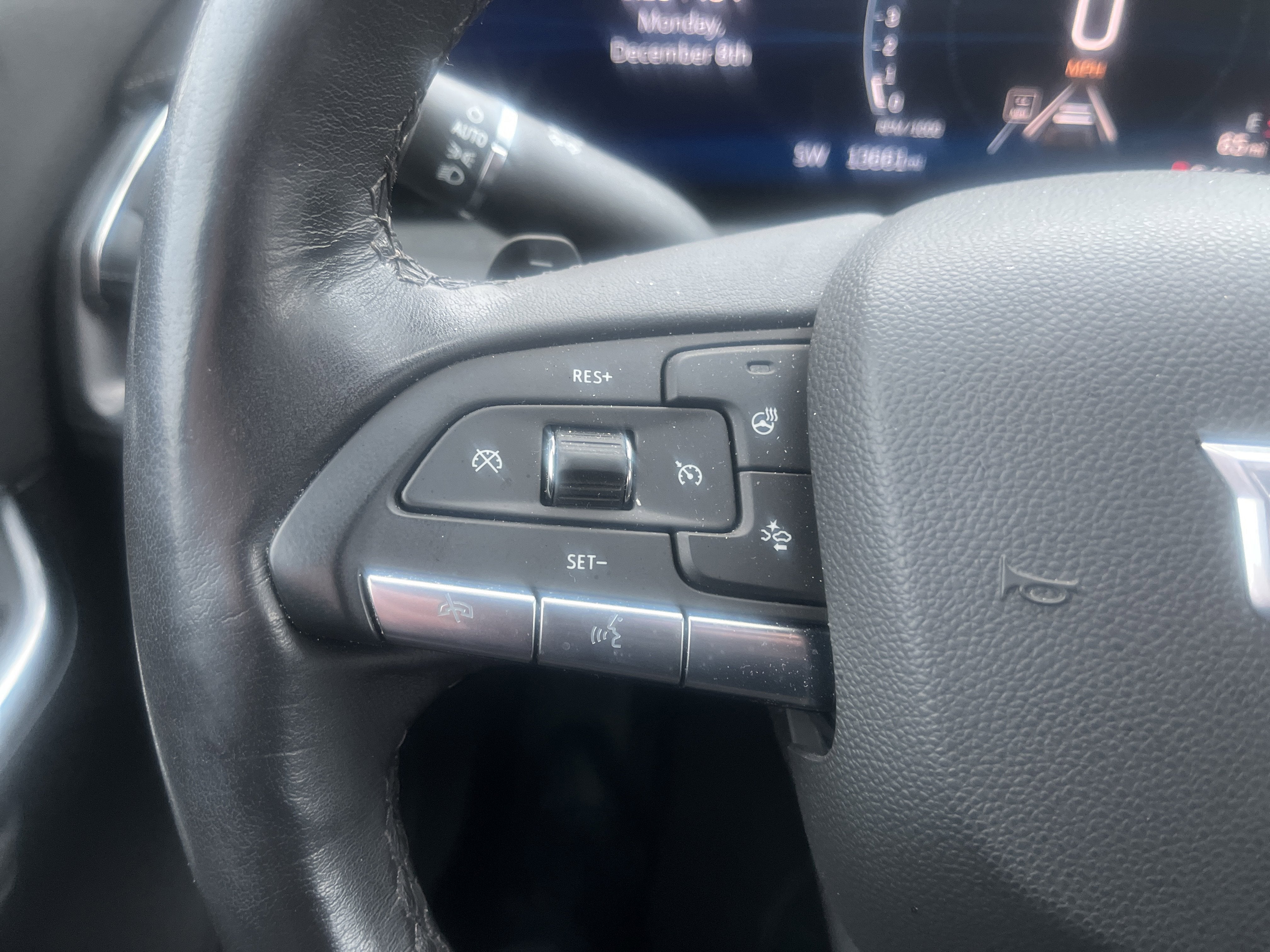 2024 Cadillac XT4 Luxury AWD ColdWxPkg w/Sunroof HtdLthr HtdSteeringWheel HD-RearCamera