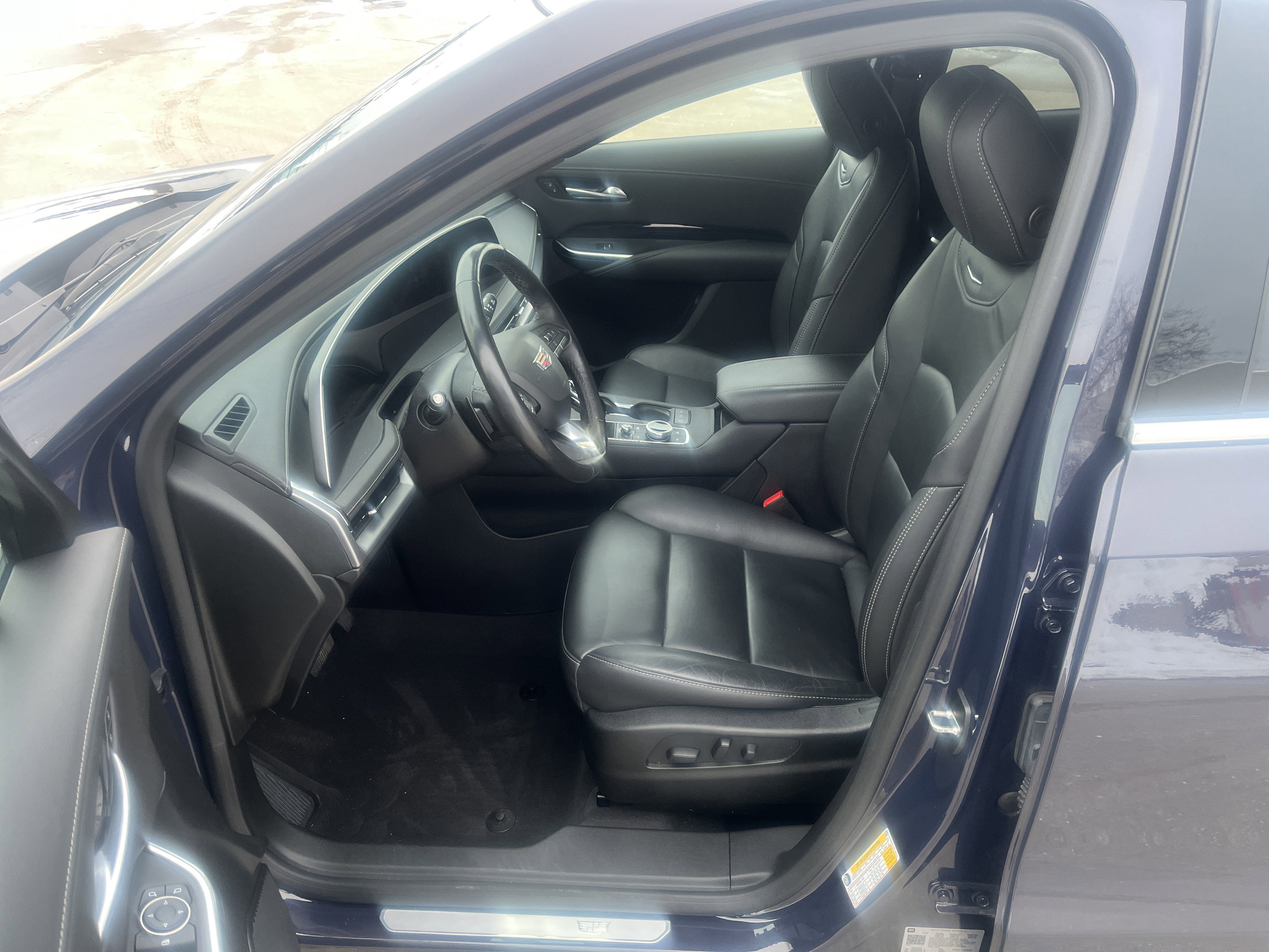 2024 Cadillac XT4 Luxury AWD ColdWxPkg w/Sunroof HtdLthr HtdSteeringWheel HD-RearCamera