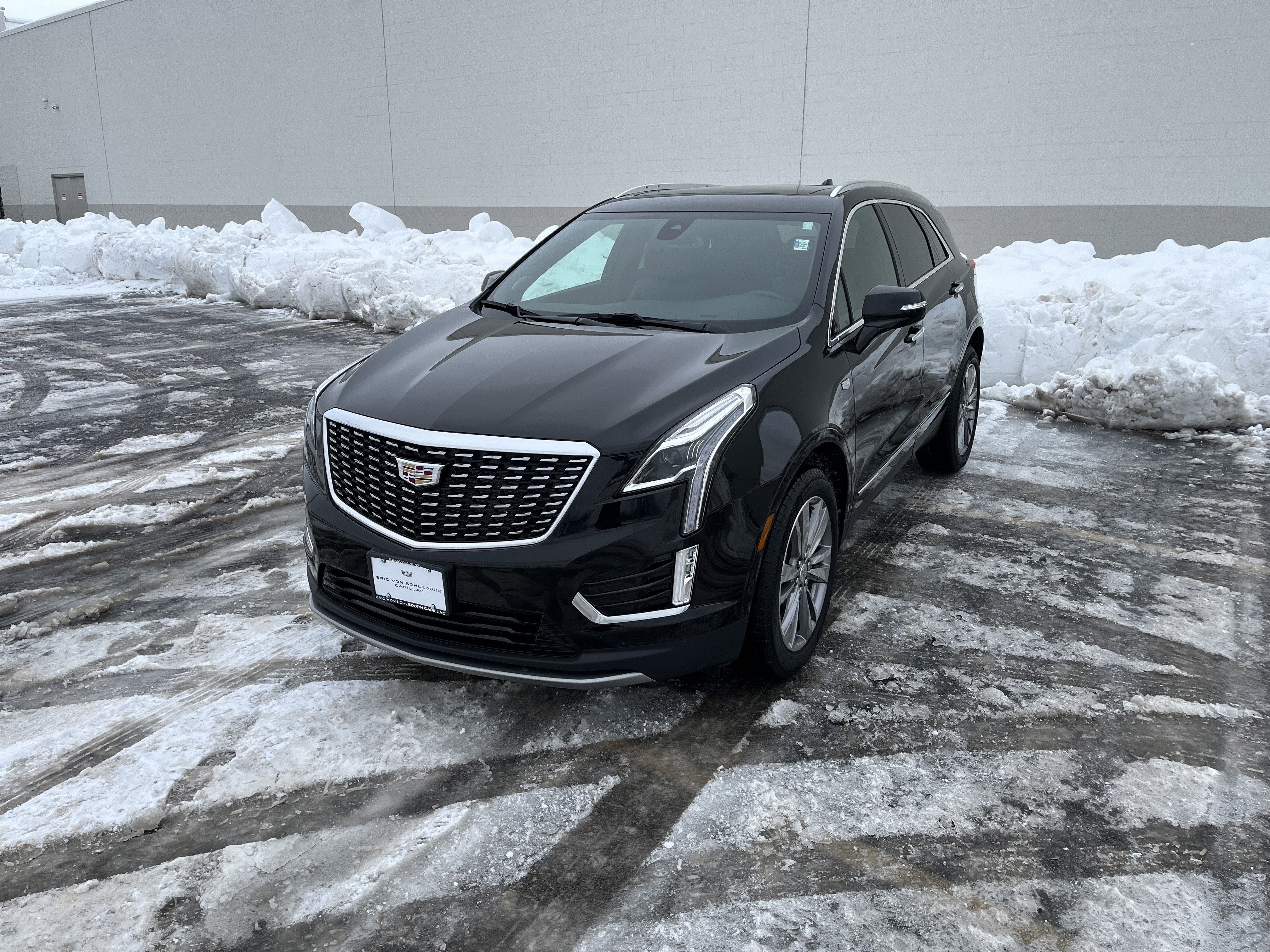 2025 Cadillac XT5 Premium Luxury AWD 3.6L w/Tri-ZoneAutomaticClimateControl HtdCldMemLthr AirIonizer Sunroof HD-RrCam
