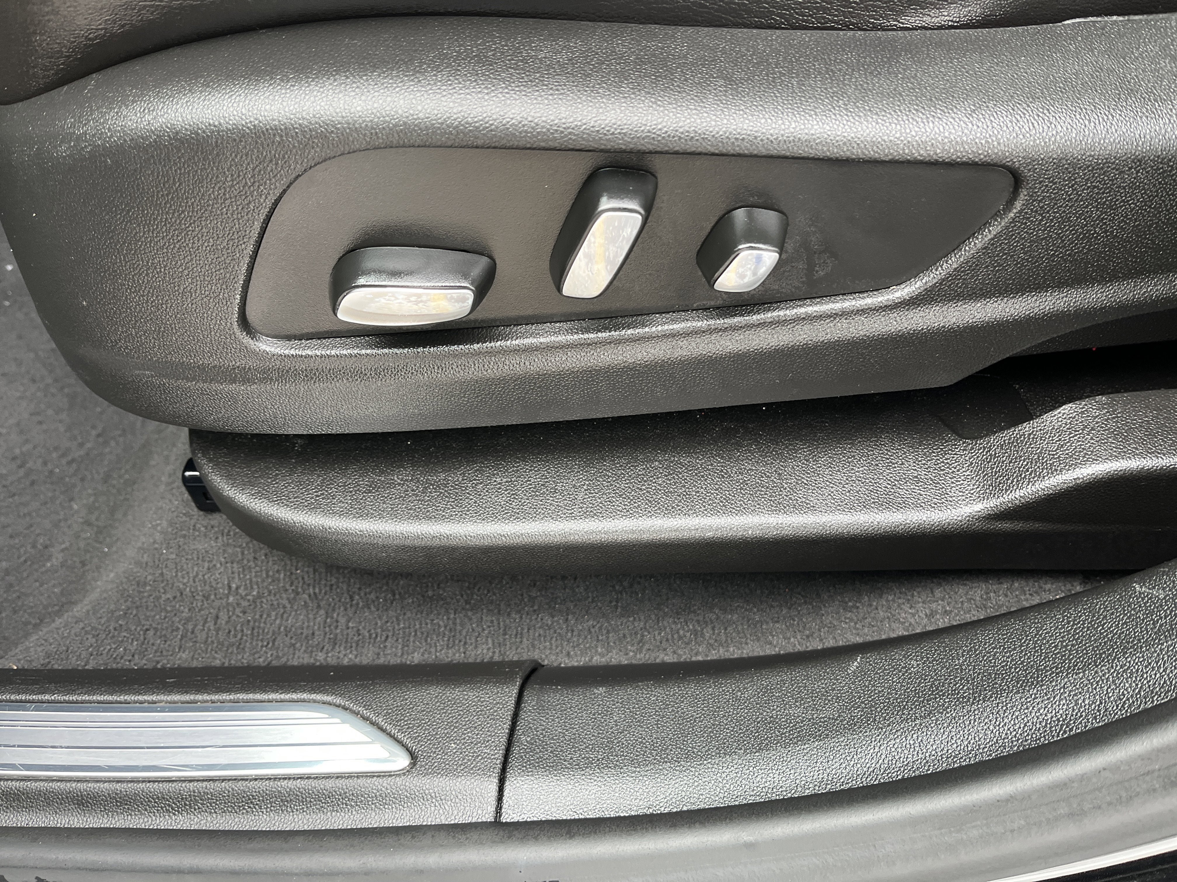 2025 Cadillac XT5 Premium Luxury AWD 3.6L w/Tri-ZoneAutomaticClimateControl HtdCldMemLthr AirIonizer Sunroof HD-RrCam