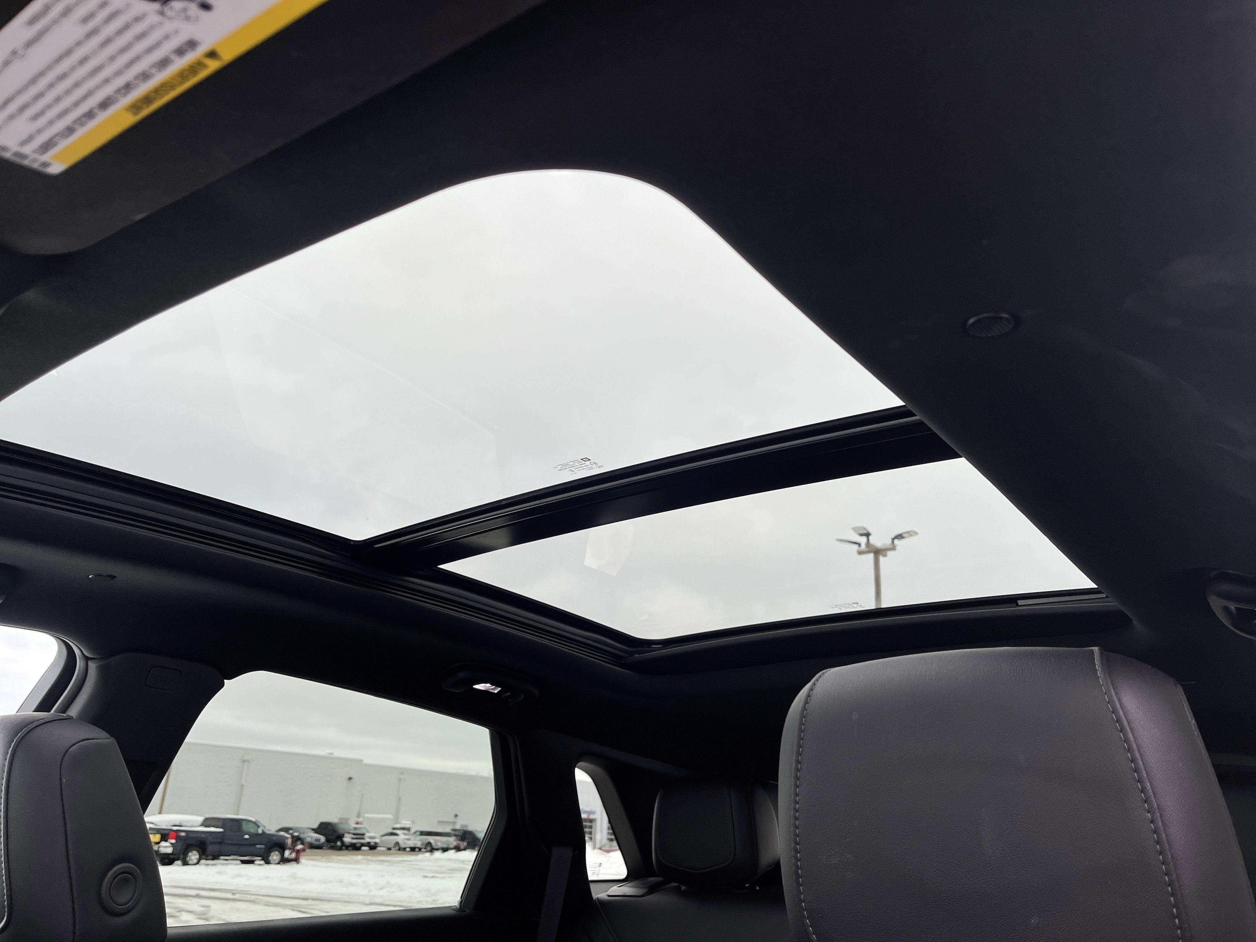 2025 Cadillac XT5 Premium Luxury AWD 3.6L w/Tri-ZoneAutomaticClimateControl HtdCldMemLthr AirIonizer Sunroof HD-RrCam