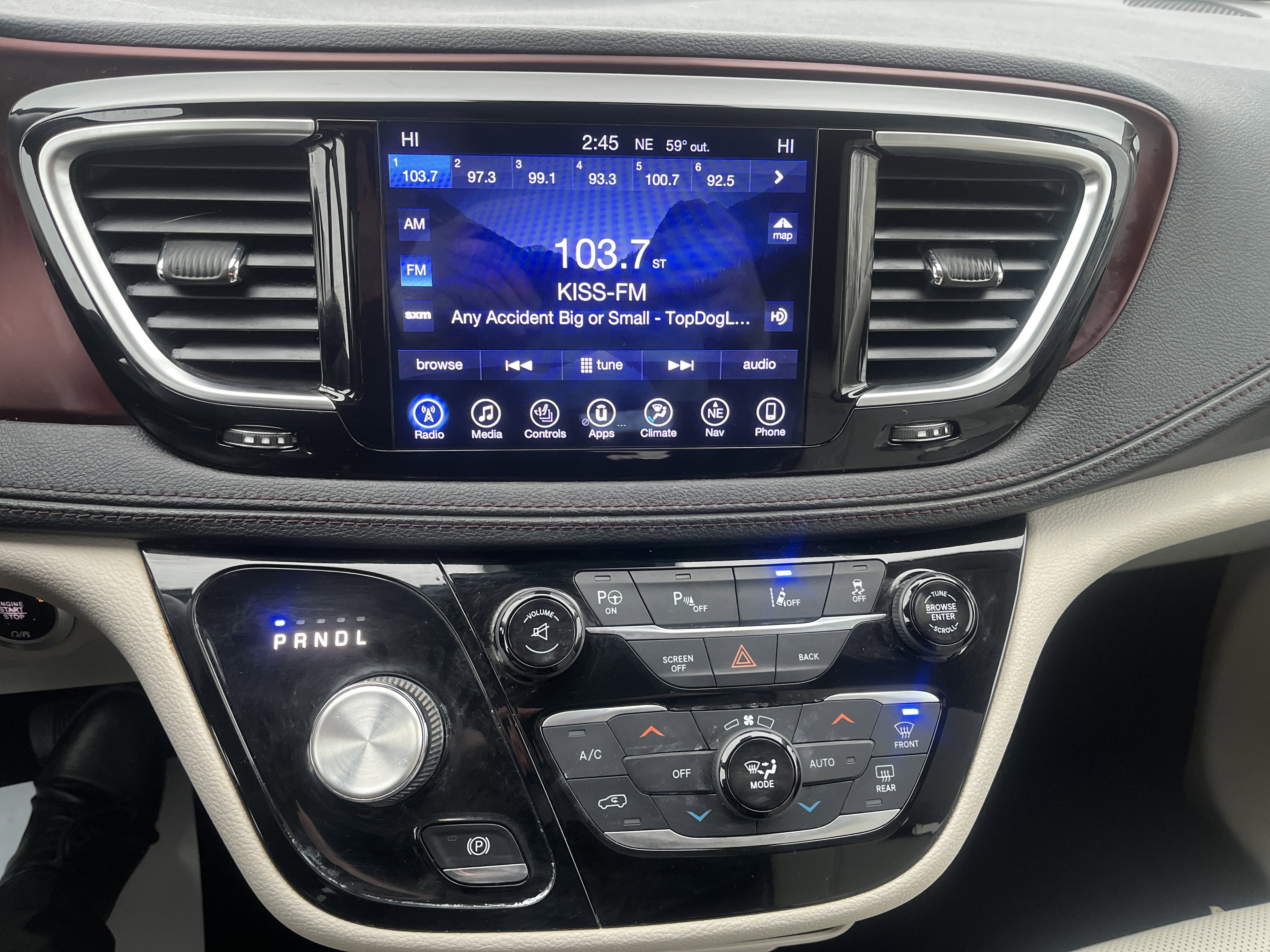 2017 Chrysler Pacifica Limited UConnectTheater&Sound AdvSftyTec 8-Pass&20InchWheelGroups w/Nav DVD AdptvCrz 360DegreeCamera