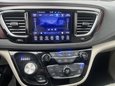 2017 Chrysler Pacifica Limited UConnectTheater&Sound AdvSftyTec 8-Pass&20InchWheelGroups w/Nav DVD AdptvCrz 360DegreeCamera