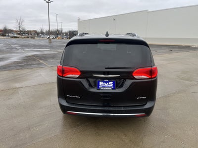 2017 Chrysler Pacifica Limited UConnectTheater&Sound AdvSftyTec 8-Pass&20InchWheelGroups w/Nav DVD AdptvCrz 360DegreeCamera