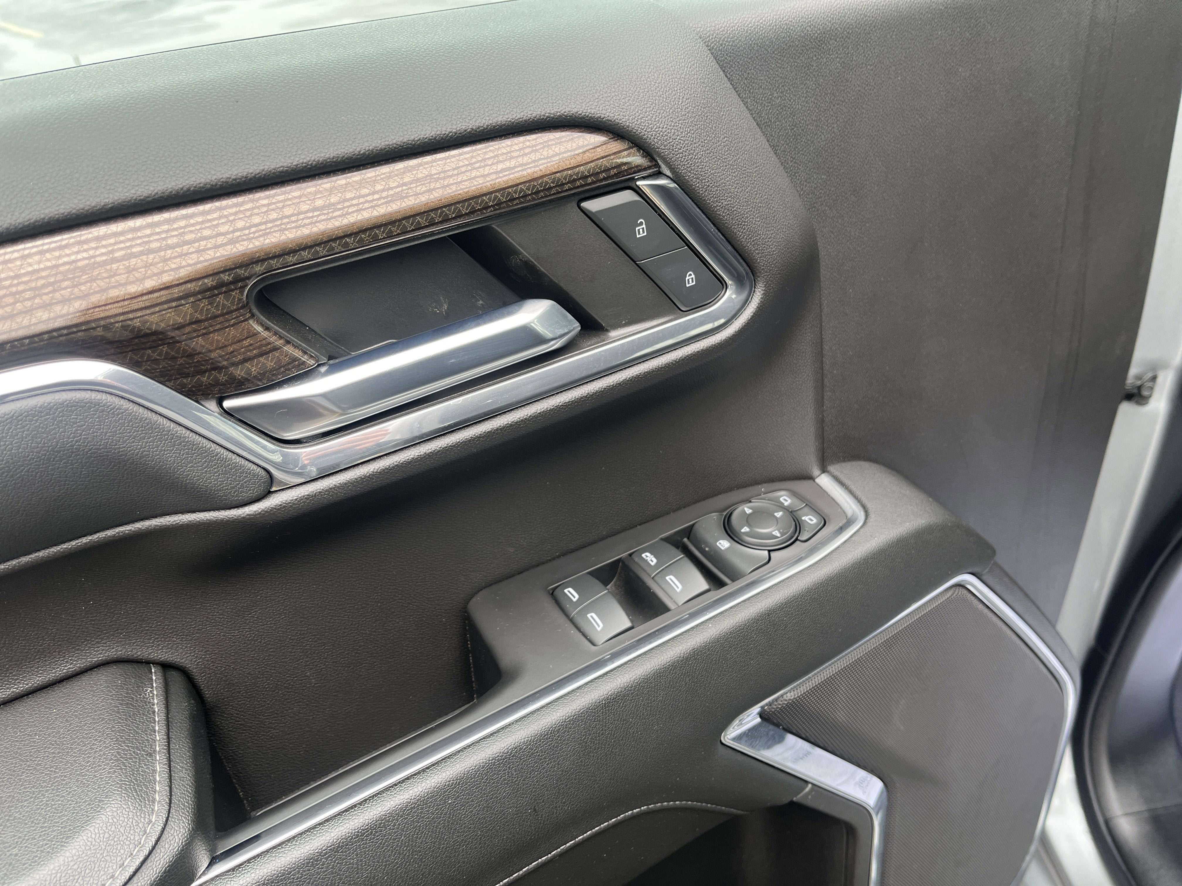 2024 Chevrolet Silverado 1500 LT Crew Cab 4WD w/20s All-TerrrainTires HtdSeats HtdSteeringWheel HD-RearCamera