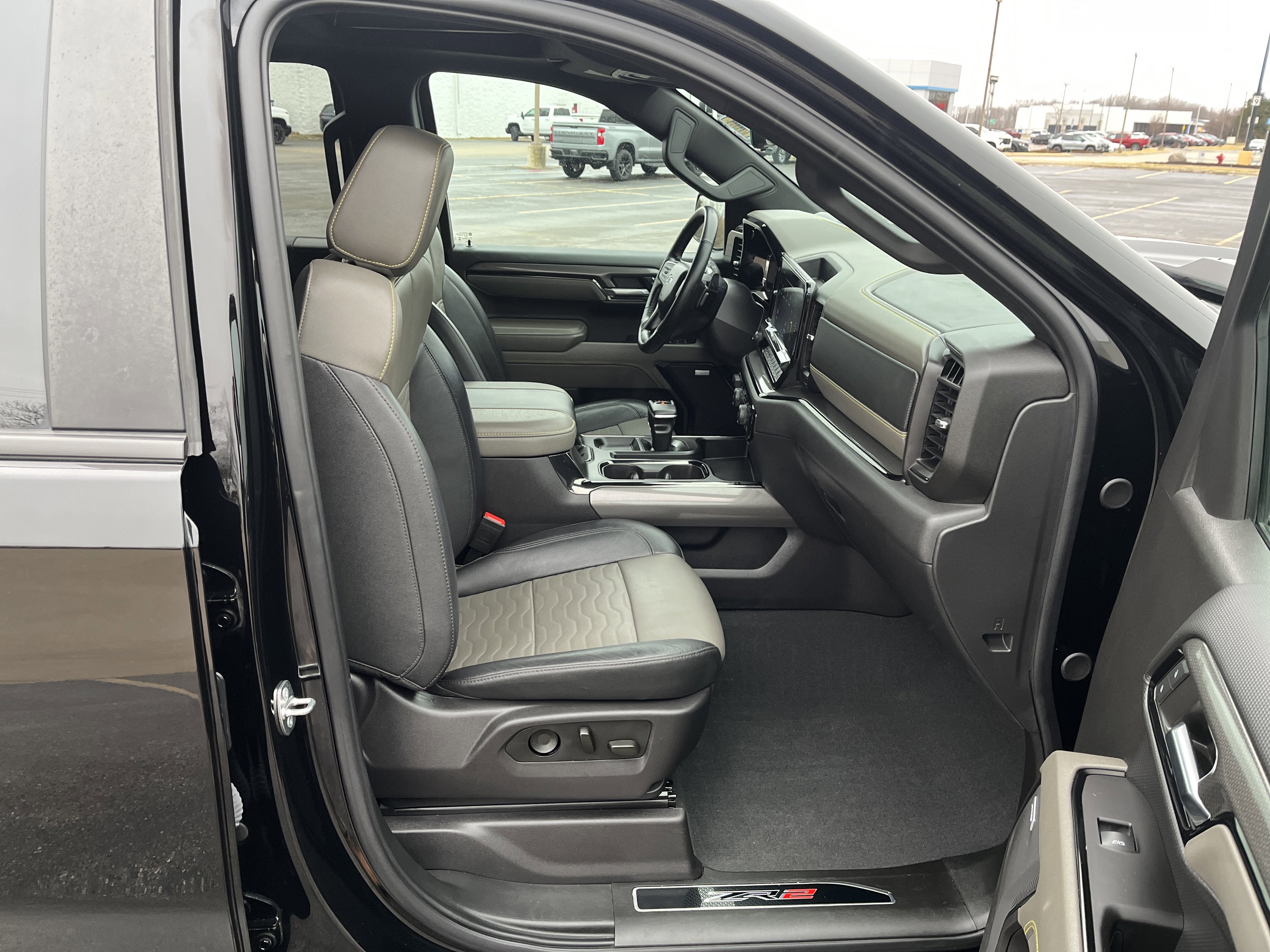 2024 Chevrolet Silverado 1500 ZR2 Crew Cab 4WD 6.2L V8 TechnologyPkg w/Sunroof AdptvCrz Multi-FlexTailgate ActiveExhaust RrCamMrrr