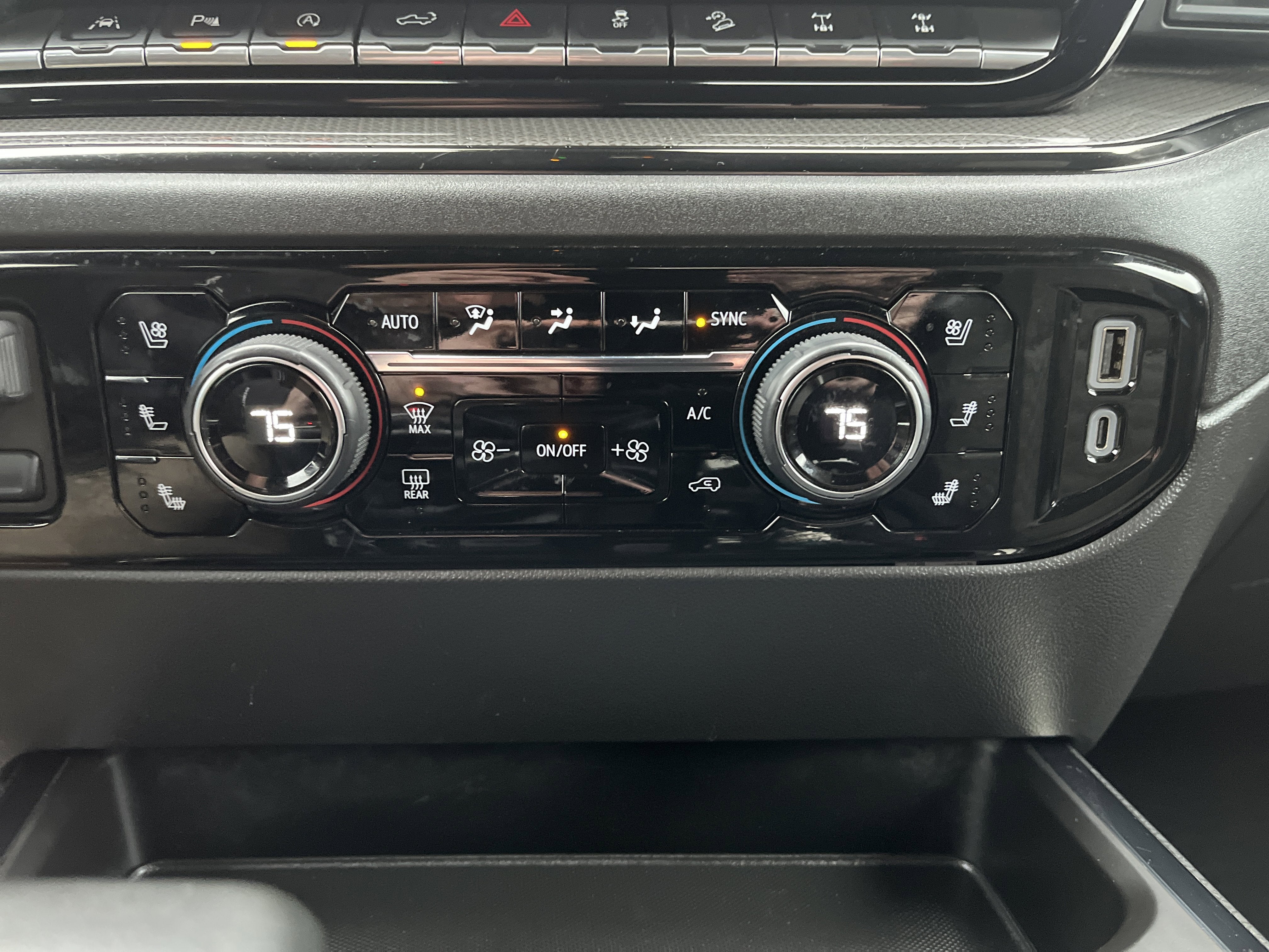 2024 Chevrolet Silverado 1500 ZR2 Crew Cab 4WD 6.2L V8 TechnologyPkg w/Sunroof AdptvCrz Multi-FlexTailgate ActiveExhaust RrCamMrrr