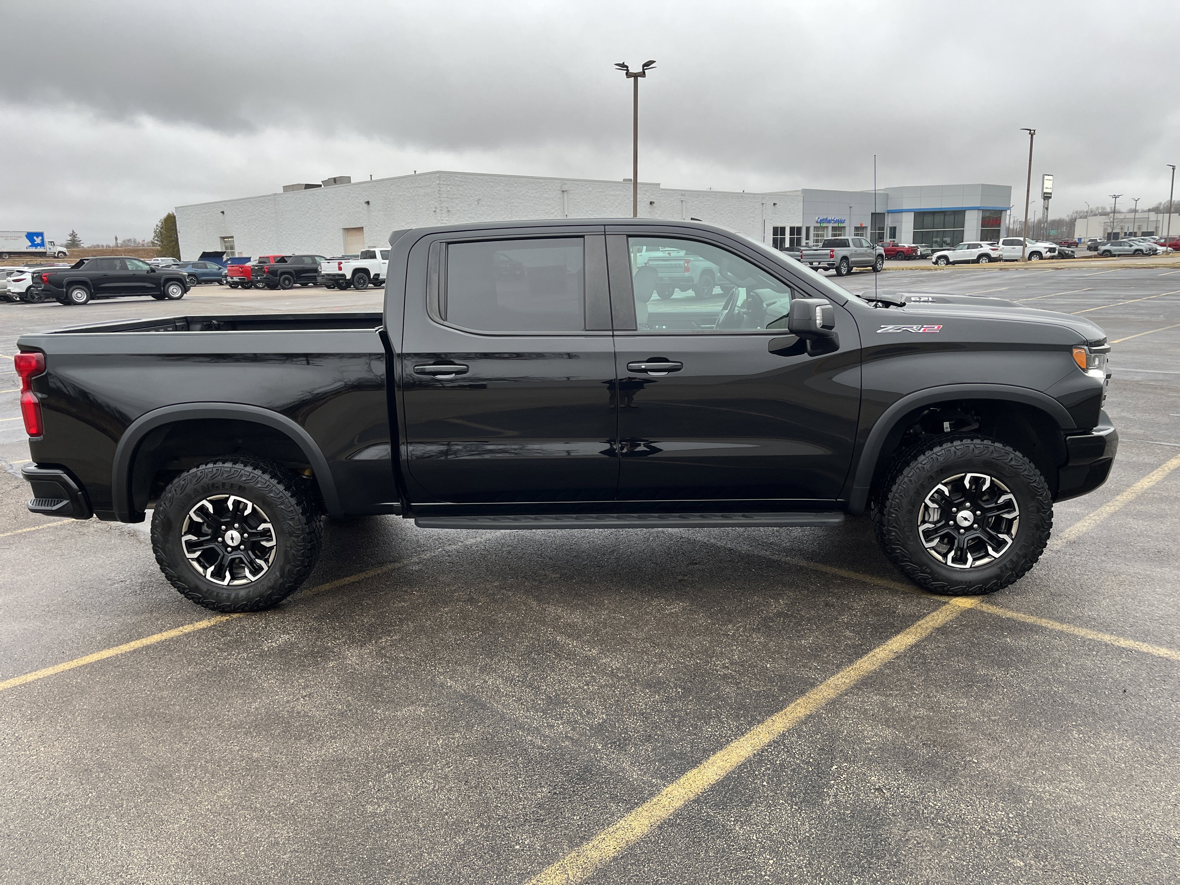 2024 Chevrolet Silverado 1500 ZR2 Crew Cab 4WD 6.2L V8 TechnologyPkg w/Sunroof AdptvCrz Multi-FlexTailgate ActiveExhaust RrCamMrrr