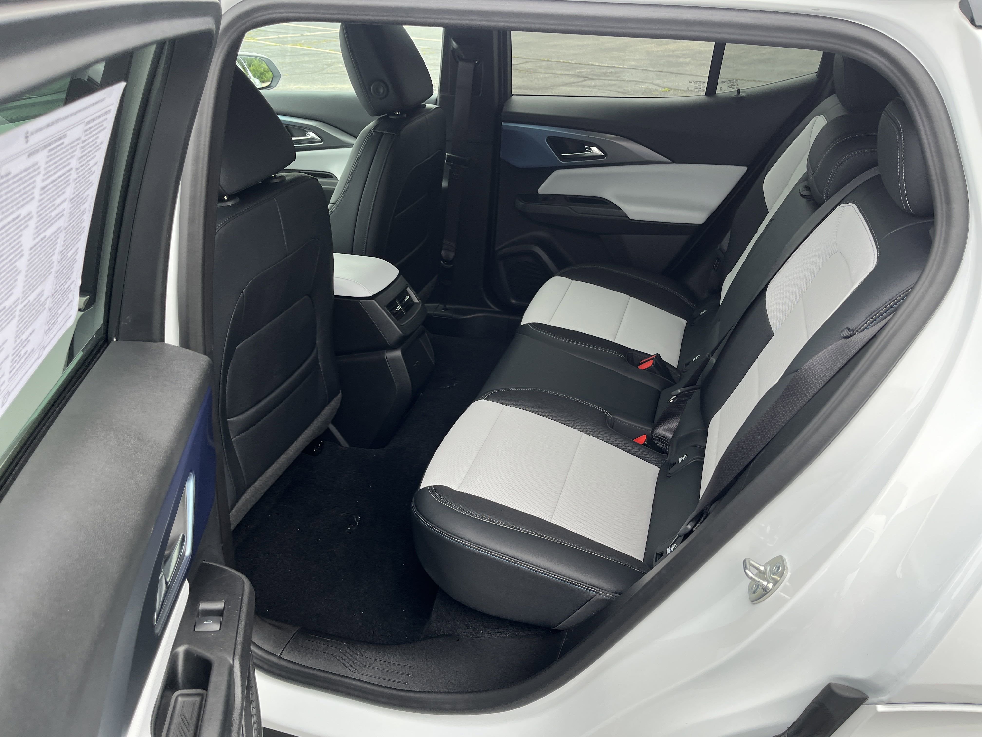 2025 Chevrolet Equinox EV LT FWD ActiveSafety2 Comfort ConvPkgs w/HtdSeats AutosensePwrLiftgate DualLevelChargeCord