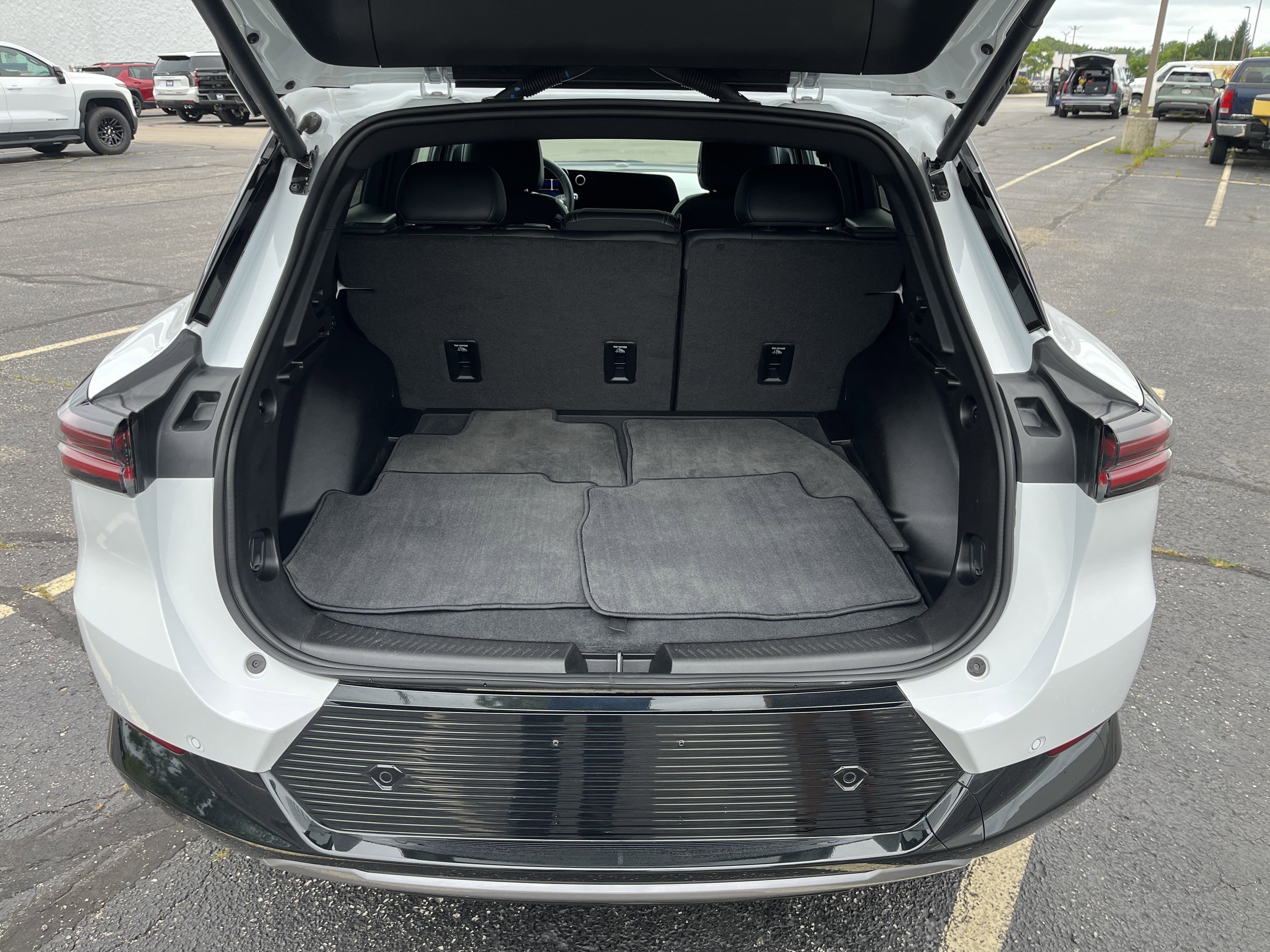 2025 Chevrolet Equinox EV LT FWD ActiveSafety2 Comfort ConvPkgs w/HtdSeats AutosensePwrLiftgate DualLevelChargeCord