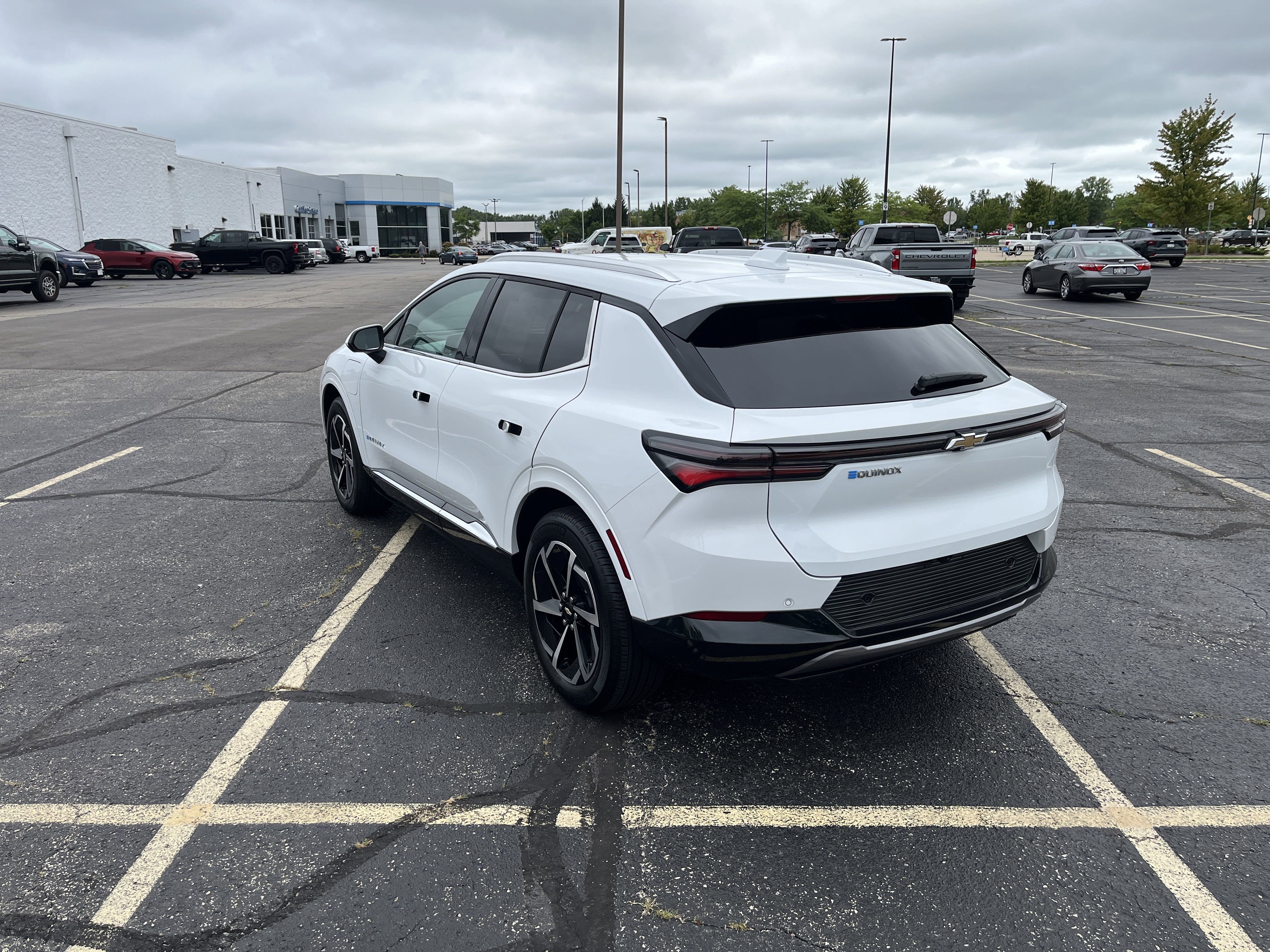 2025 Chevrolet Equinox EV LT FWD ActiveSafety2 Comfort ConvPkgs w/HtdSeats AutosensePwrLiftgate DualLevelChargeCord