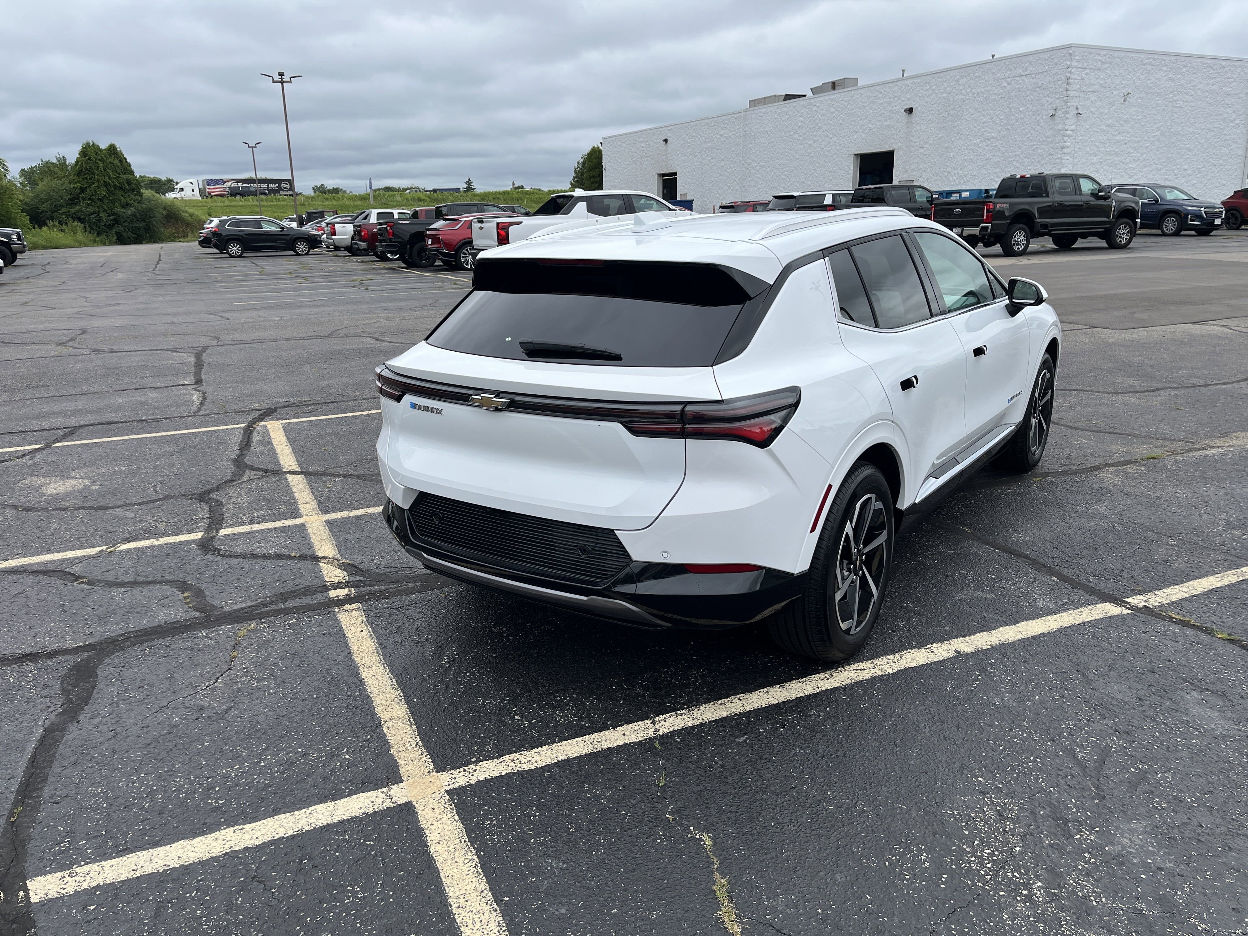 2025 Chevrolet Equinox EV LT FWD ActiveSafety2 Comfort ConvPkgs w/HtdSeats AutosensePwrLiftgate DualLevelChargeCord