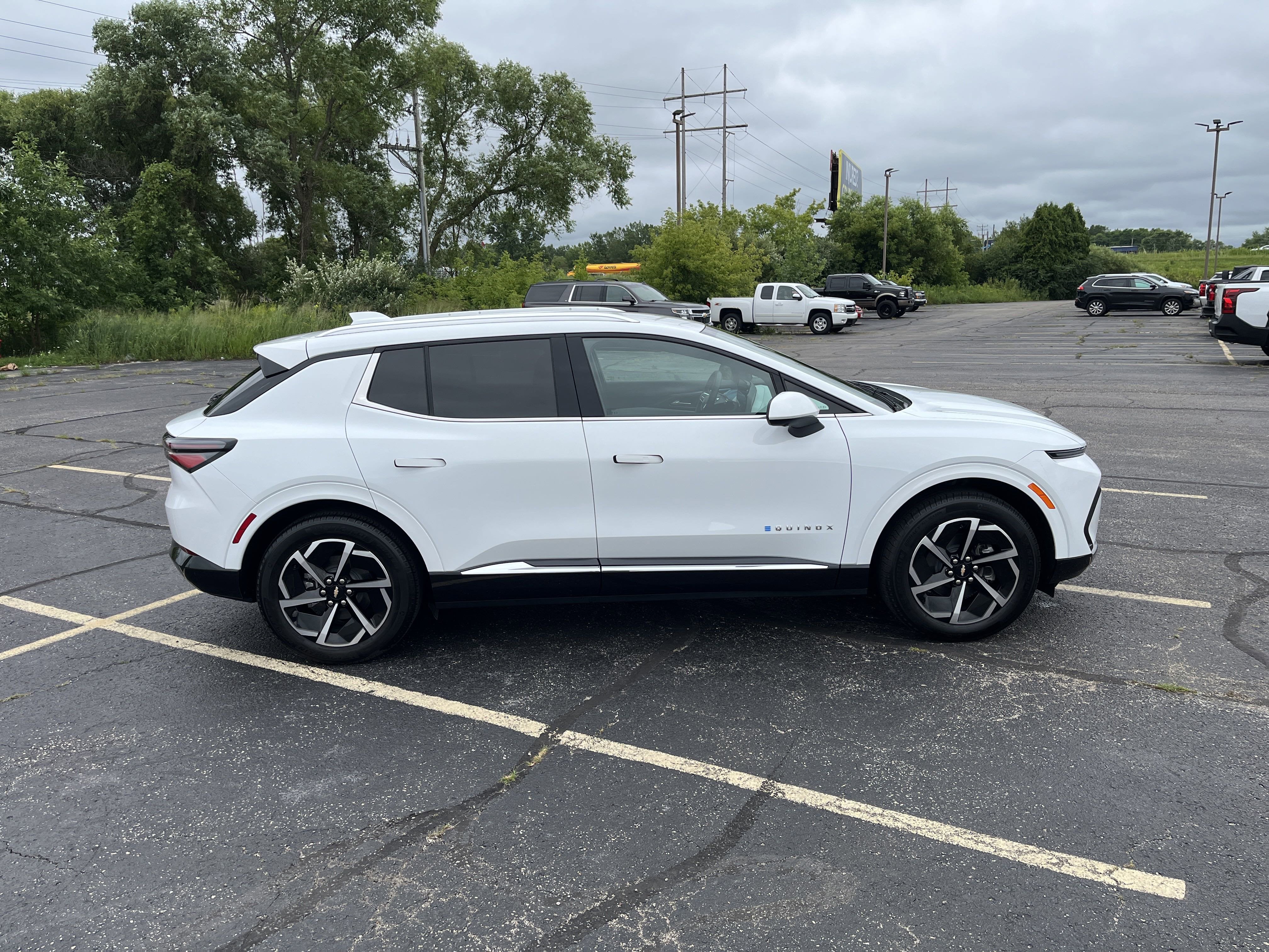 2025 Chevrolet Equinox EV LT FWD ActiveSafety2 Comfort ConvPkgs w/HtdSeats AutosensePwrLiftgate DualLevelChargeCord