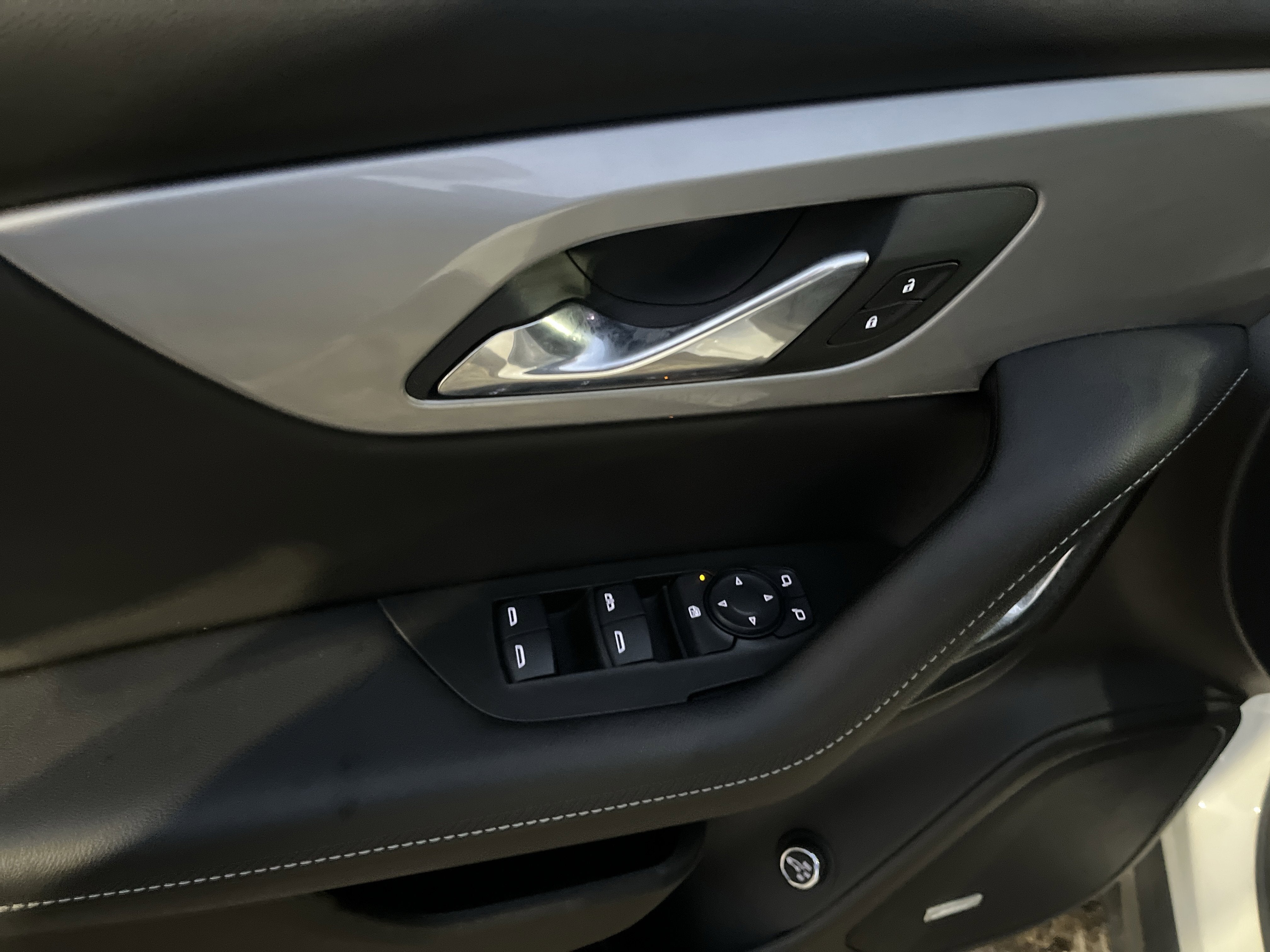 2024 Chevrolet Blazer 3LT FWD 2.0T Sound&TechnologyPkg w/20s Nav Bose RrCamMirror HD-SrrndVsn HtdLthr BlackBowties