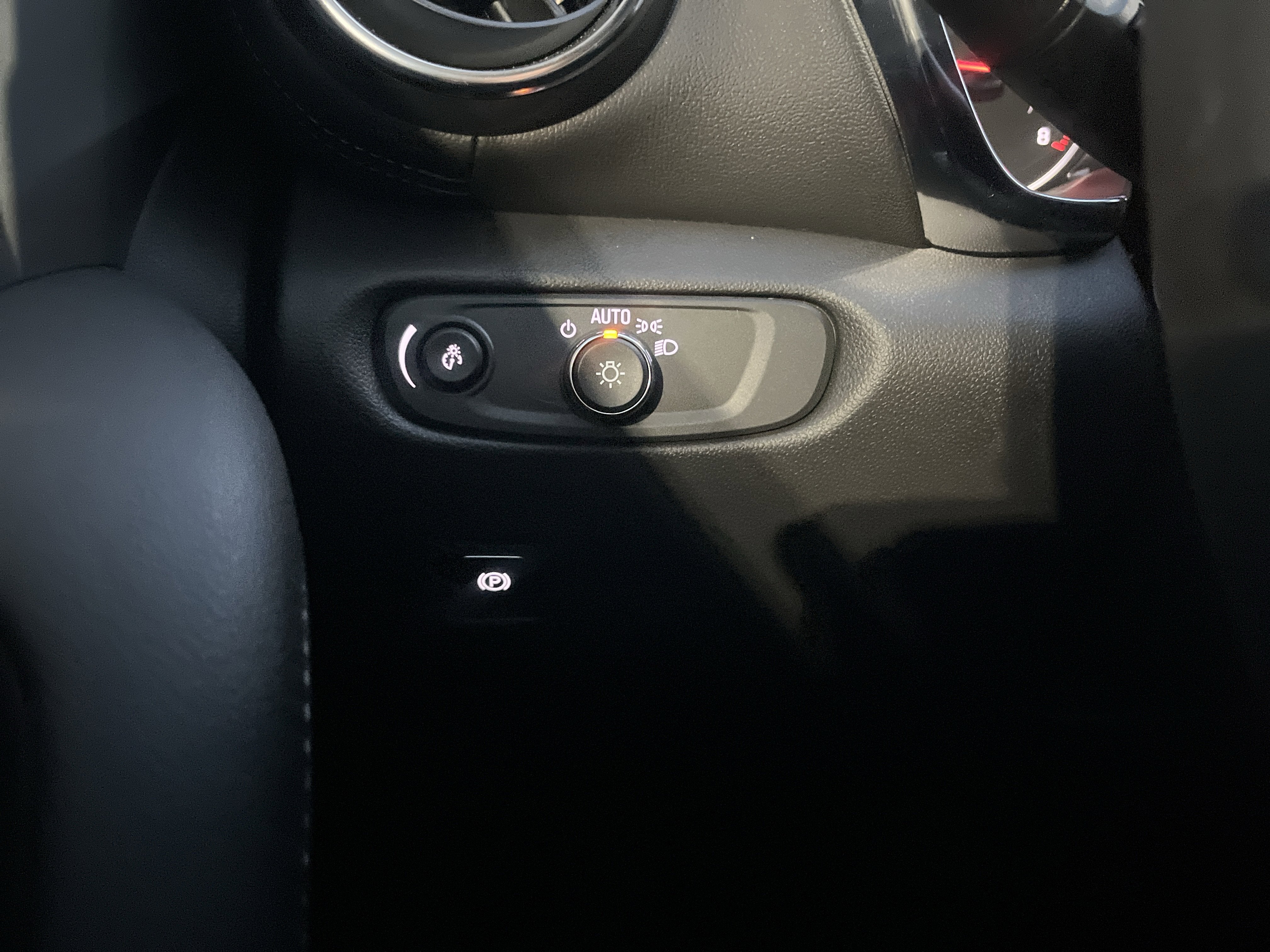 2024 Chevrolet Blazer 3LT FWD 2.0T Sound&TechnologyPkg w/20s Nav Bose RrCamMirror HD-SrrndVsn HtdLthr BlackBowties