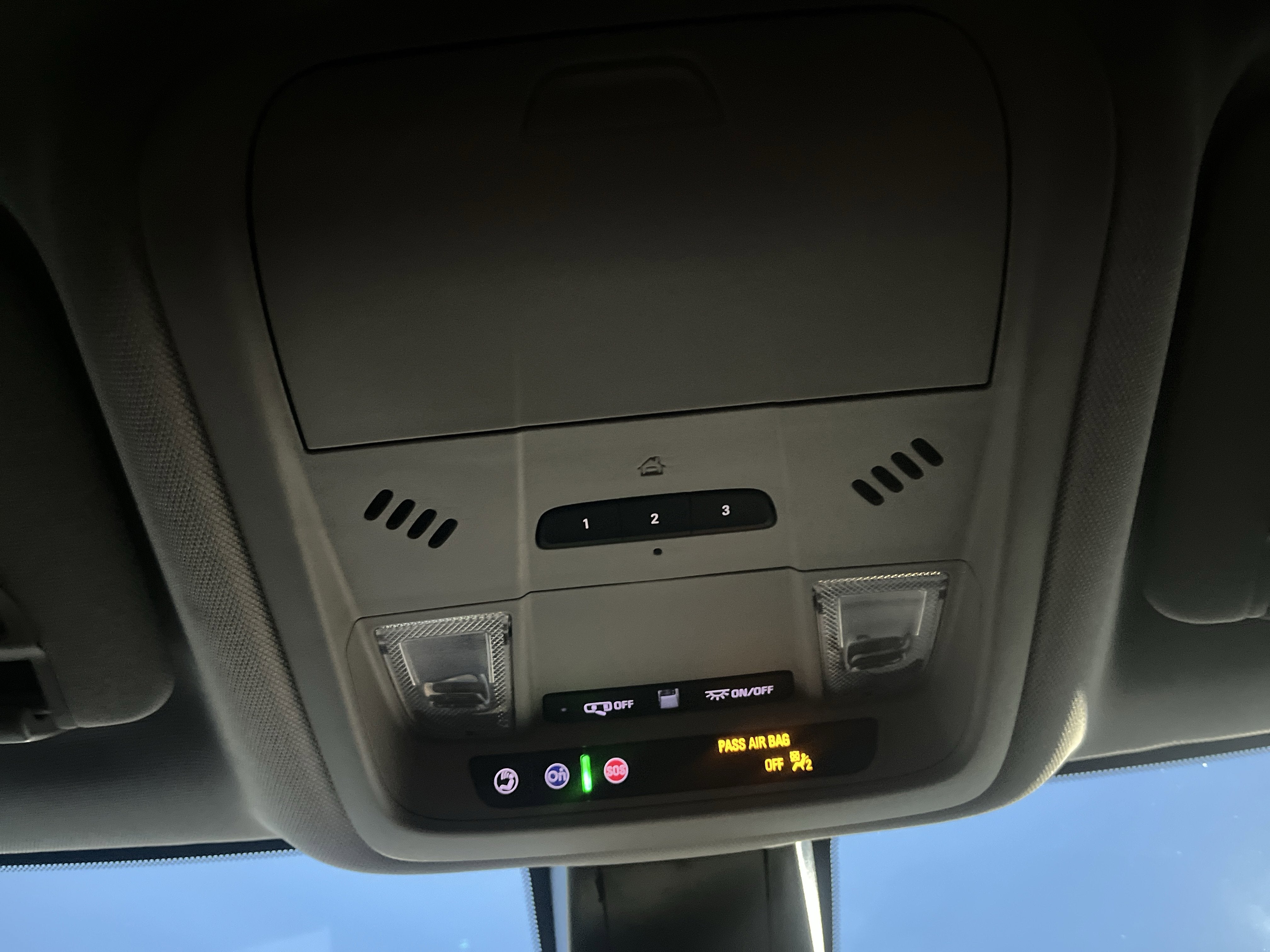 2024 Chevrolet Blazer 3LT FWD 2.0T Sound&TechnologyPkg w/20s Nav Bose RrCamMirror HD-SrrndVsn HtdLthr BlackBowties