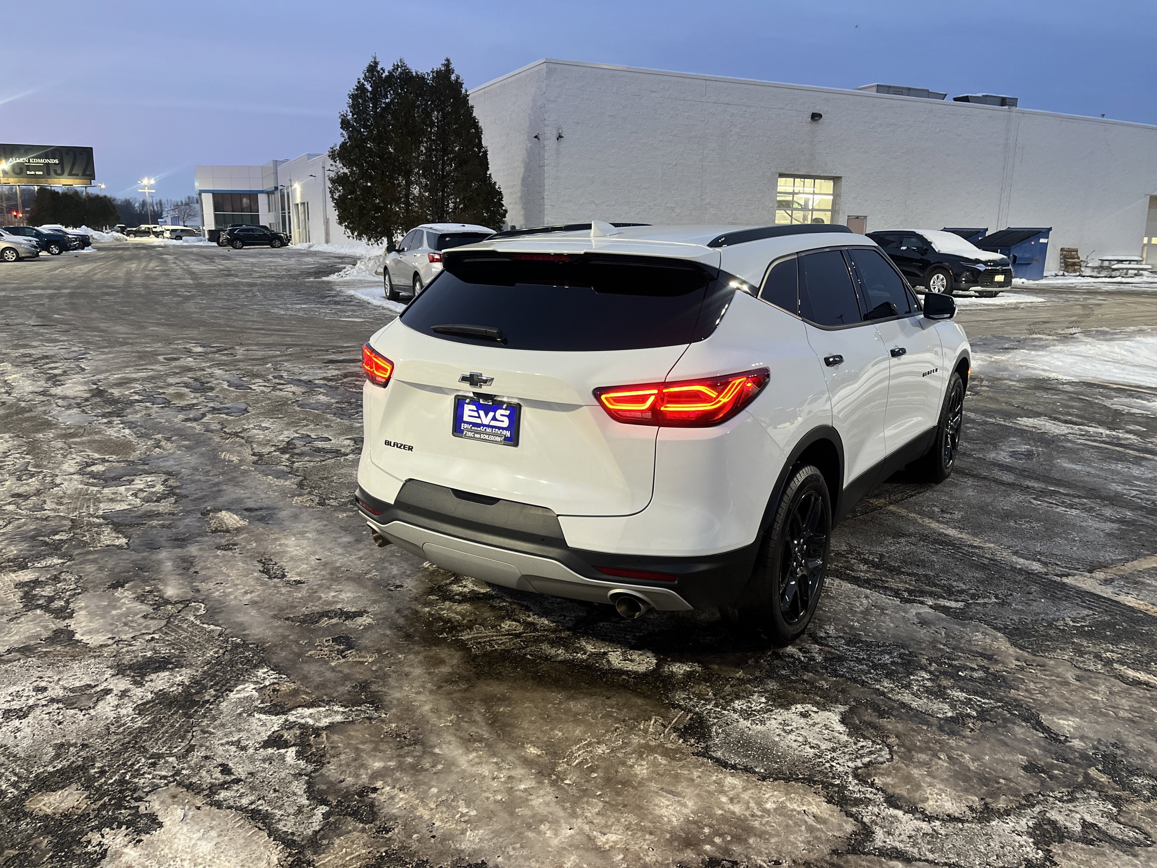 2024 Chevrolet Blazer 3LT FWD 2.0T Sound&TechnologyPkg w/20s Nav Bose RrCamMirror HD-SrrndVsn HtdLthr BlackBowties