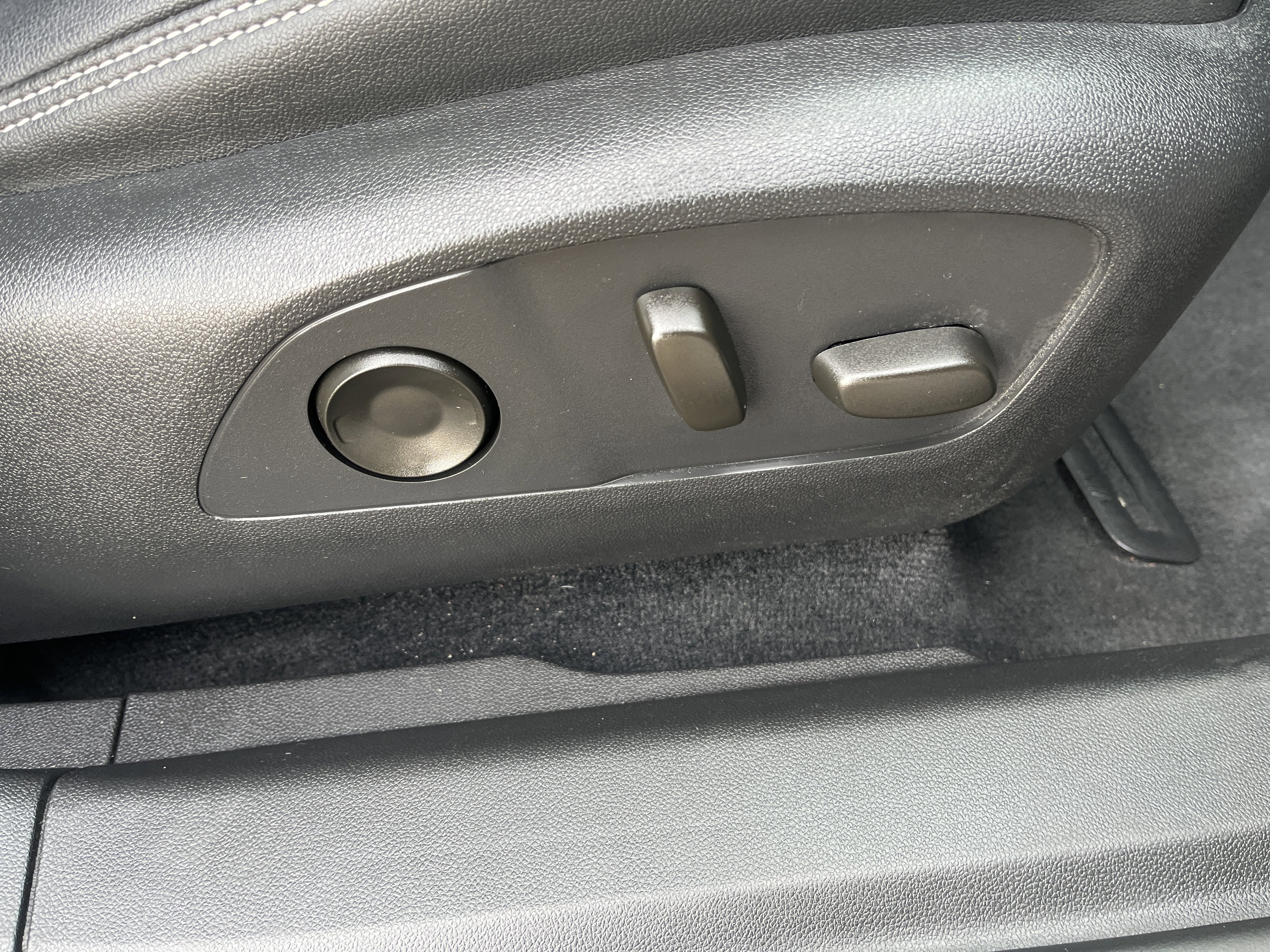 2024 Chevrolet Blazer EV LT eAWD Cmft&Conv Conv&DrvrConfPkgs w/Sunroof AdptvCrz HtdEvotex HtdStrngWhl 8-WayPwrDrvrSeat