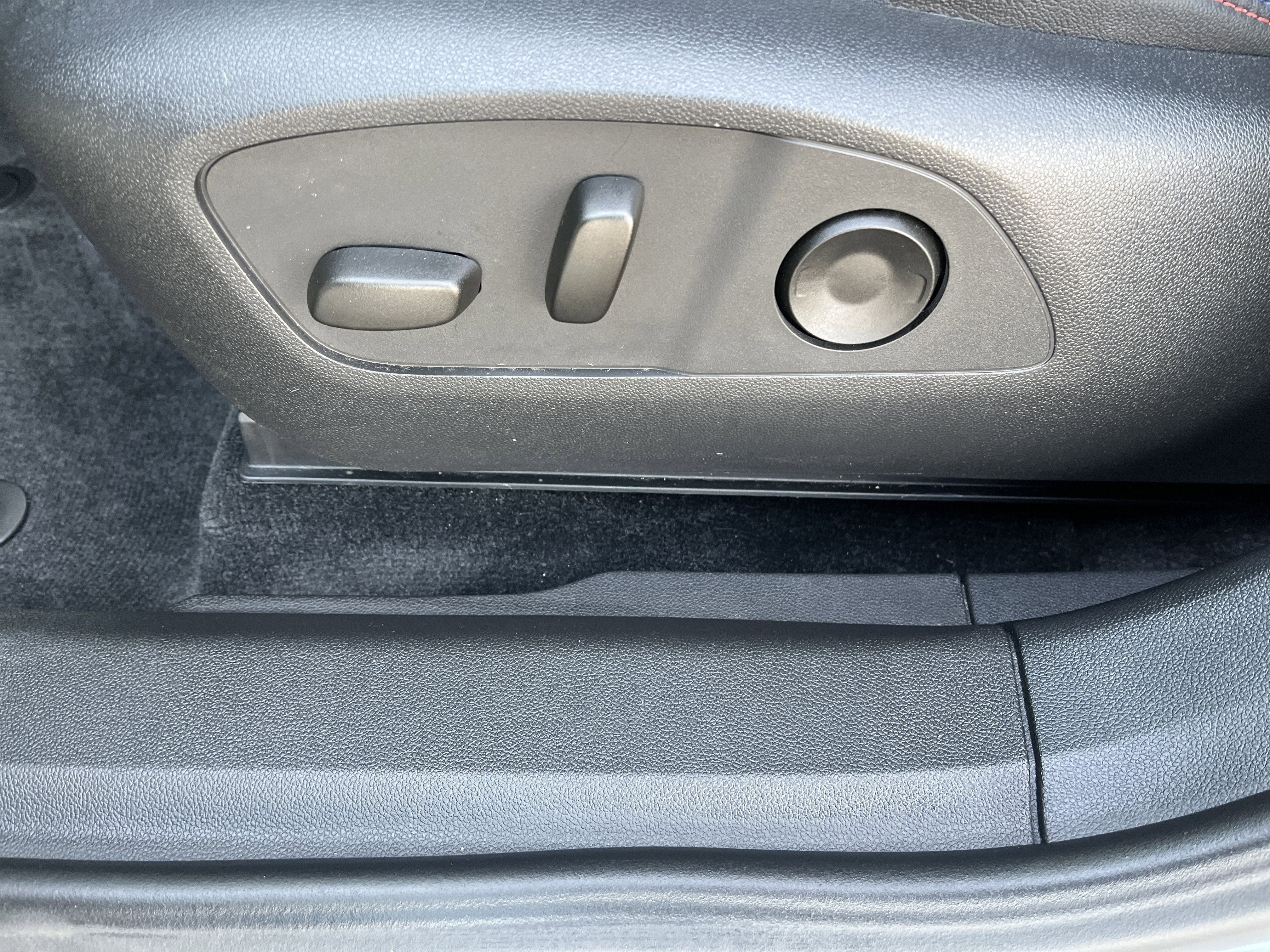 2025 Chevrolet Blazer EV RS eAWD w/Dual-LevelChargeCord 21s AdptvCrz HtdCldMemLthr HD-SrrndVsn