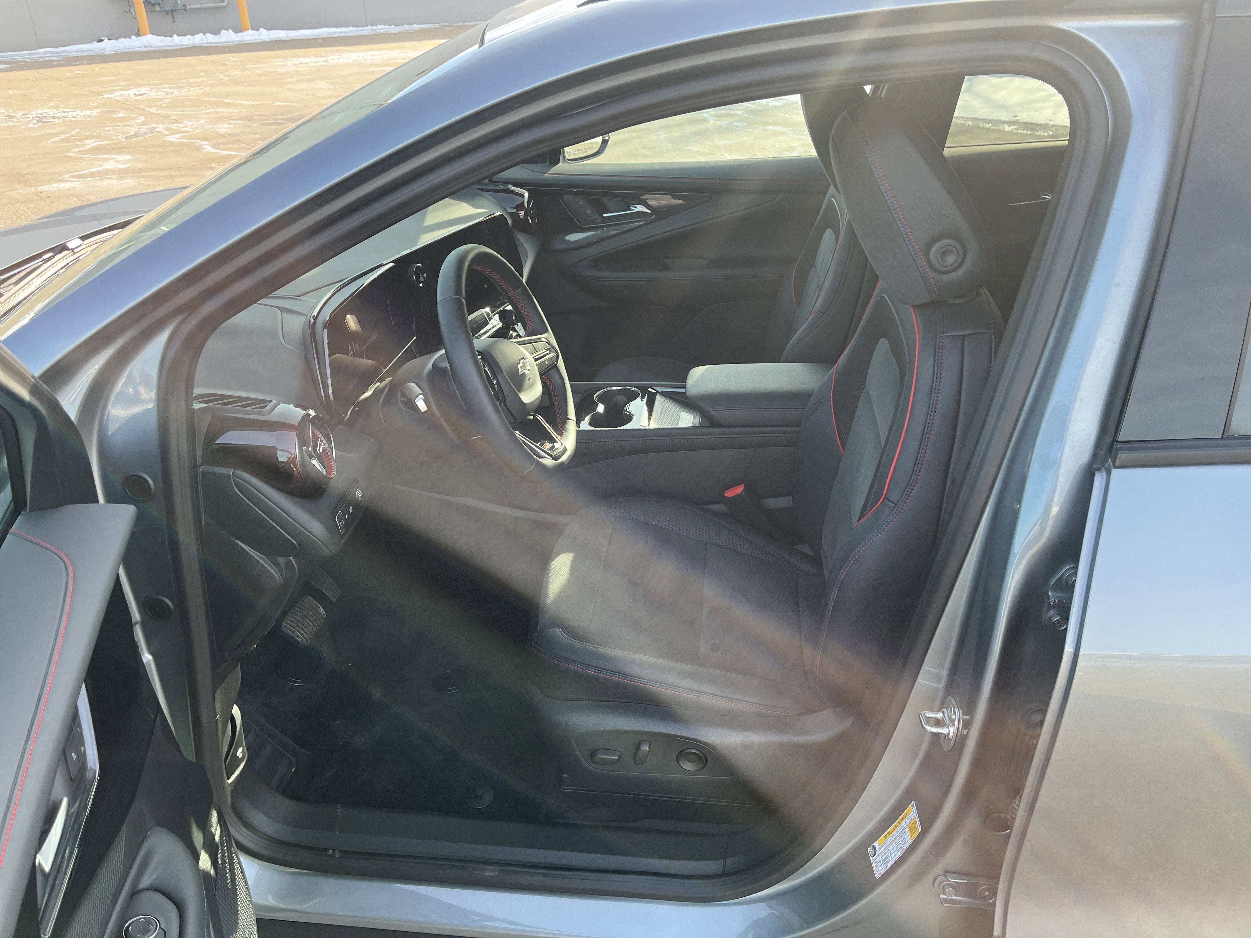 2025 Chevrolet Blazer EV RS eAWD w/Dual-LevelChargeCord 21s AdptvCrz HtdCldMemLthr HD-SrrndVsn