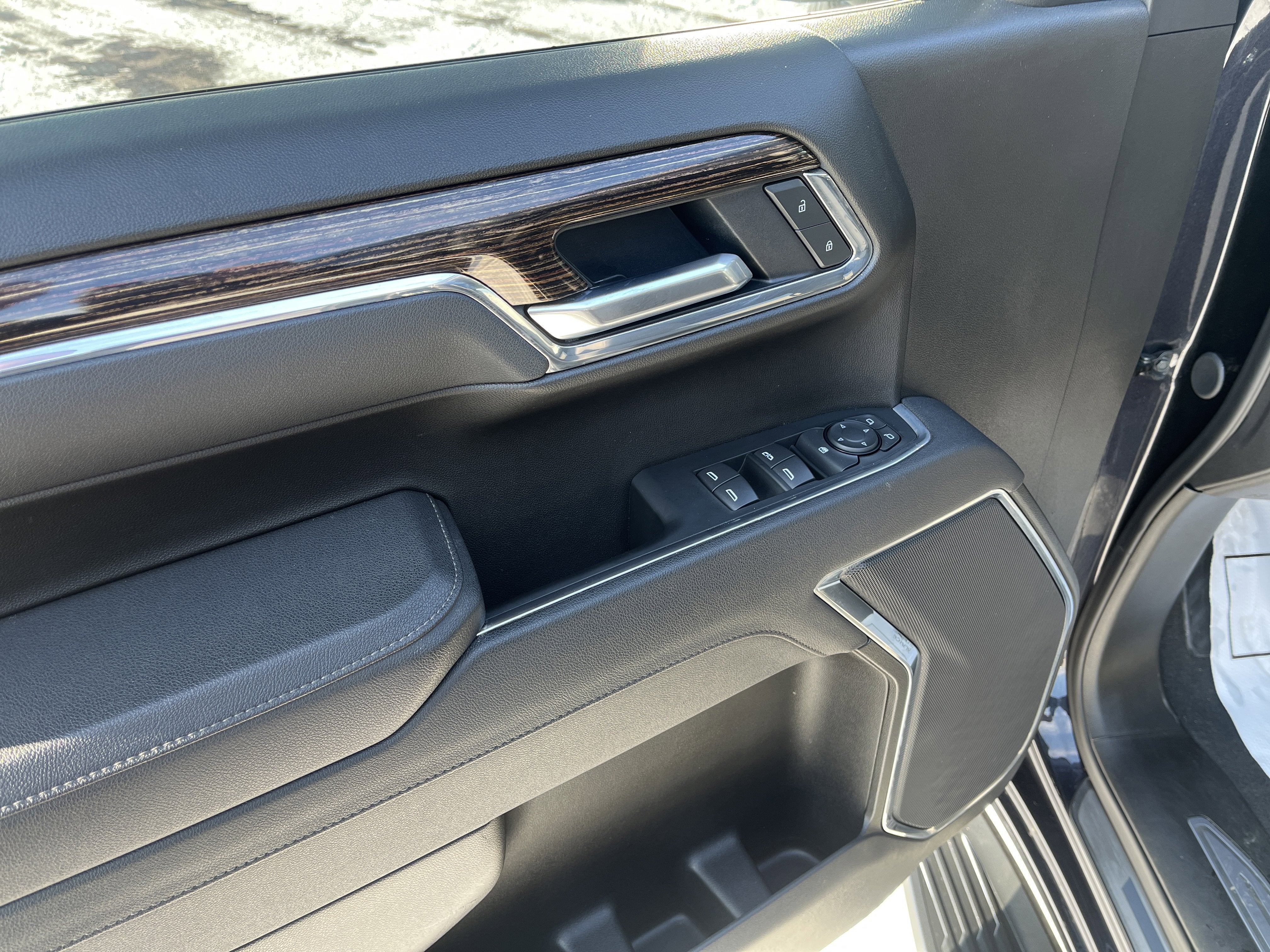 2025 GMC Sierra 1500 Elevation X31 Crew Cab 4WD 3.0L DuramaxDiesel w/HtdSeats HtdSteeringWheel 10-WayPwrDrvrSeat