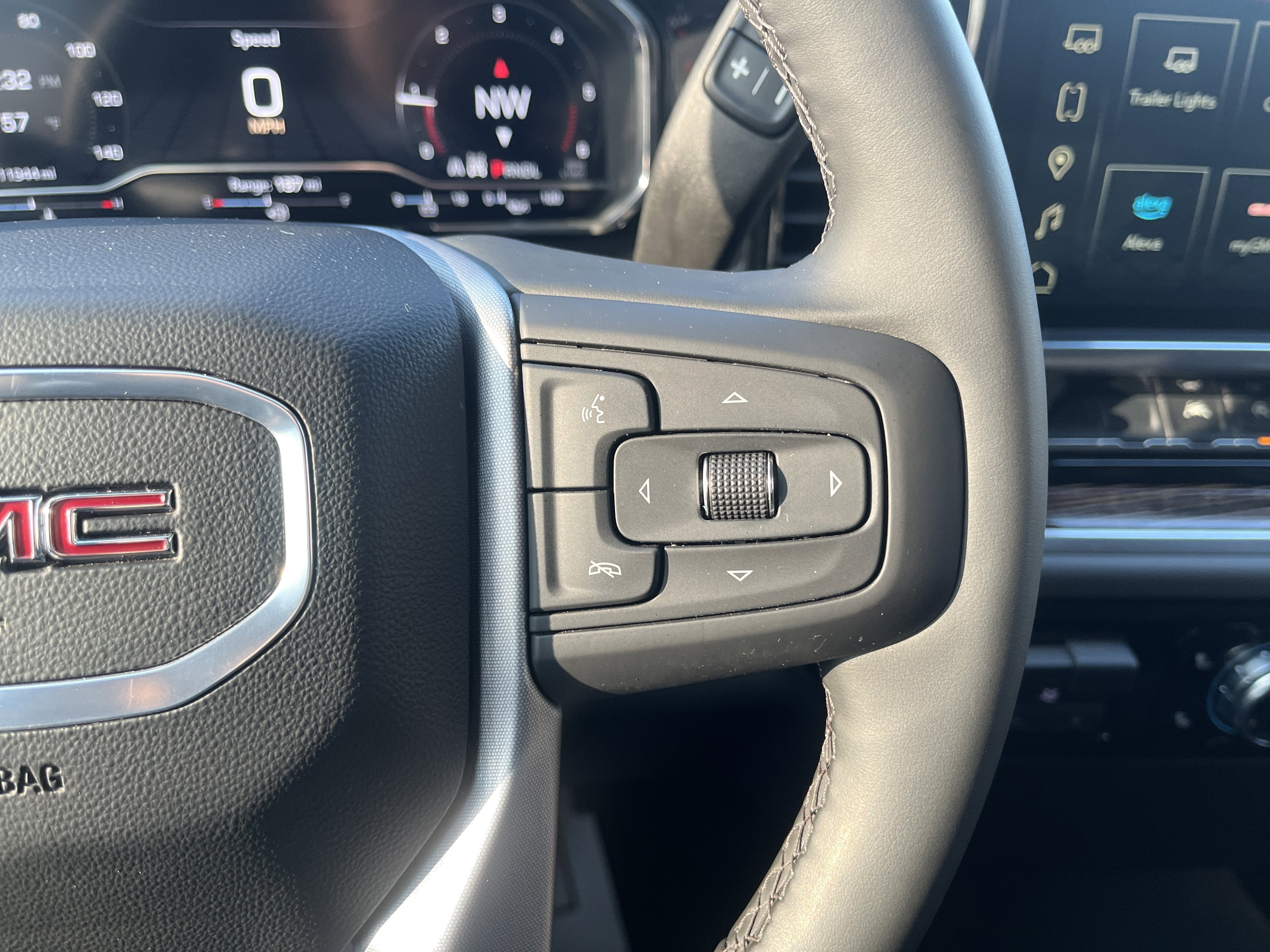 2025 GMC Sierra 1500 Elevation X31 Crew Cab 4WD 3.0L DuramaxDiesel w/HtdSeats HtdSteeringWheel 10-WayPwrDrvrSeat