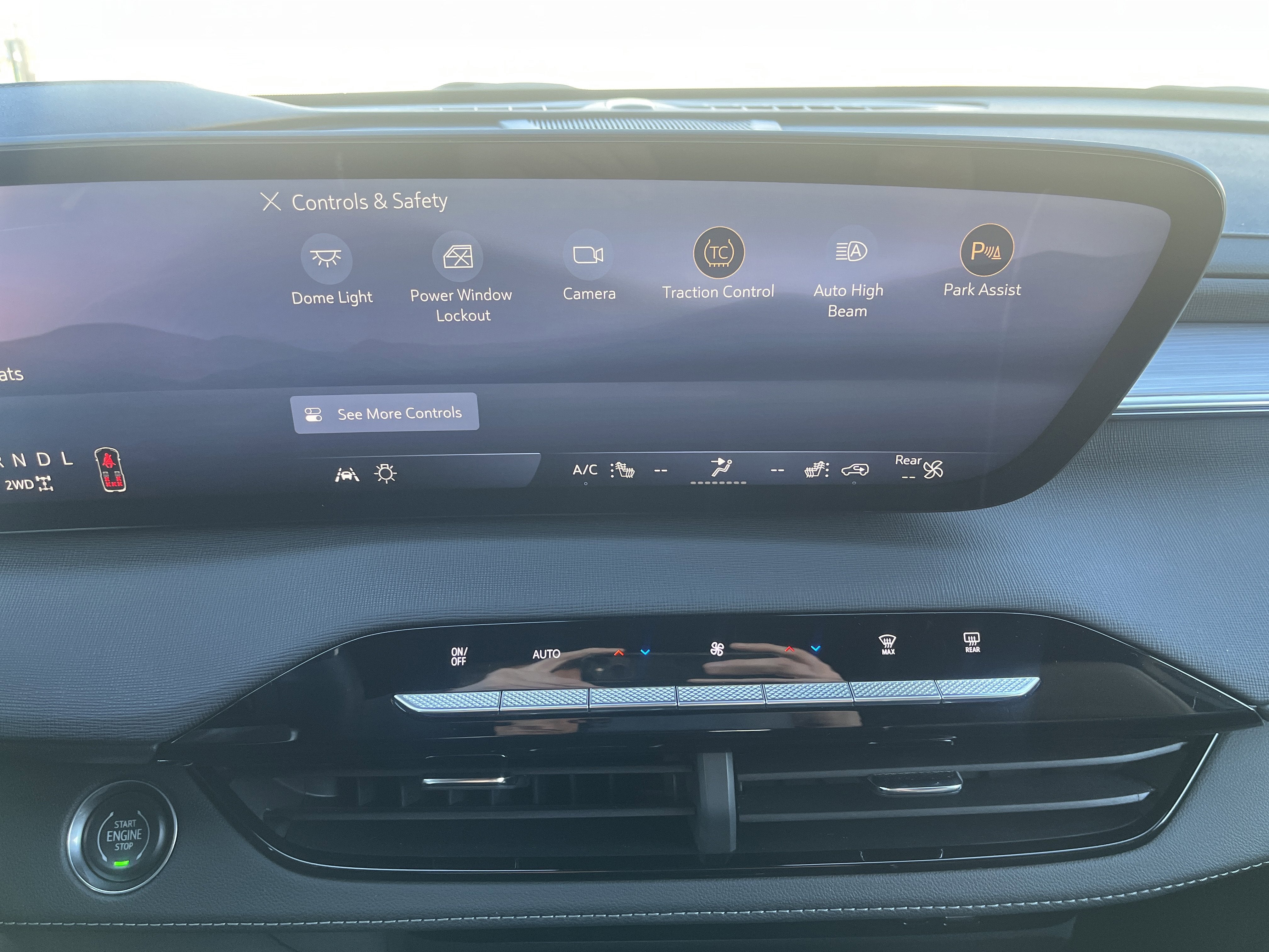 2025 Buick Enclave Preferred AWD w/Heated Seats HtdSteeringWheel Bose 20s HD-SurroundVision