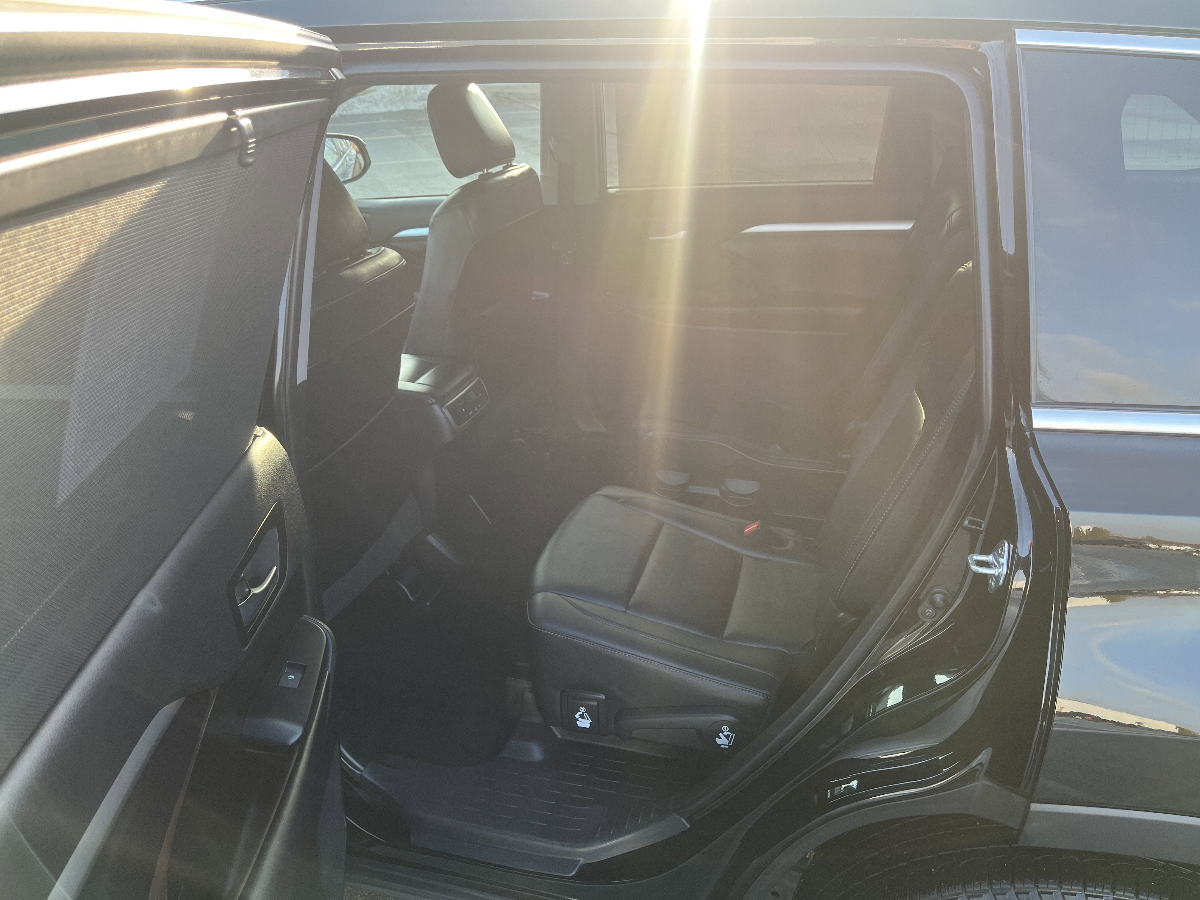 2019 Toyota Highlander XLE AWD V6 w/Sunroof Nav HeatedLeatherSeats