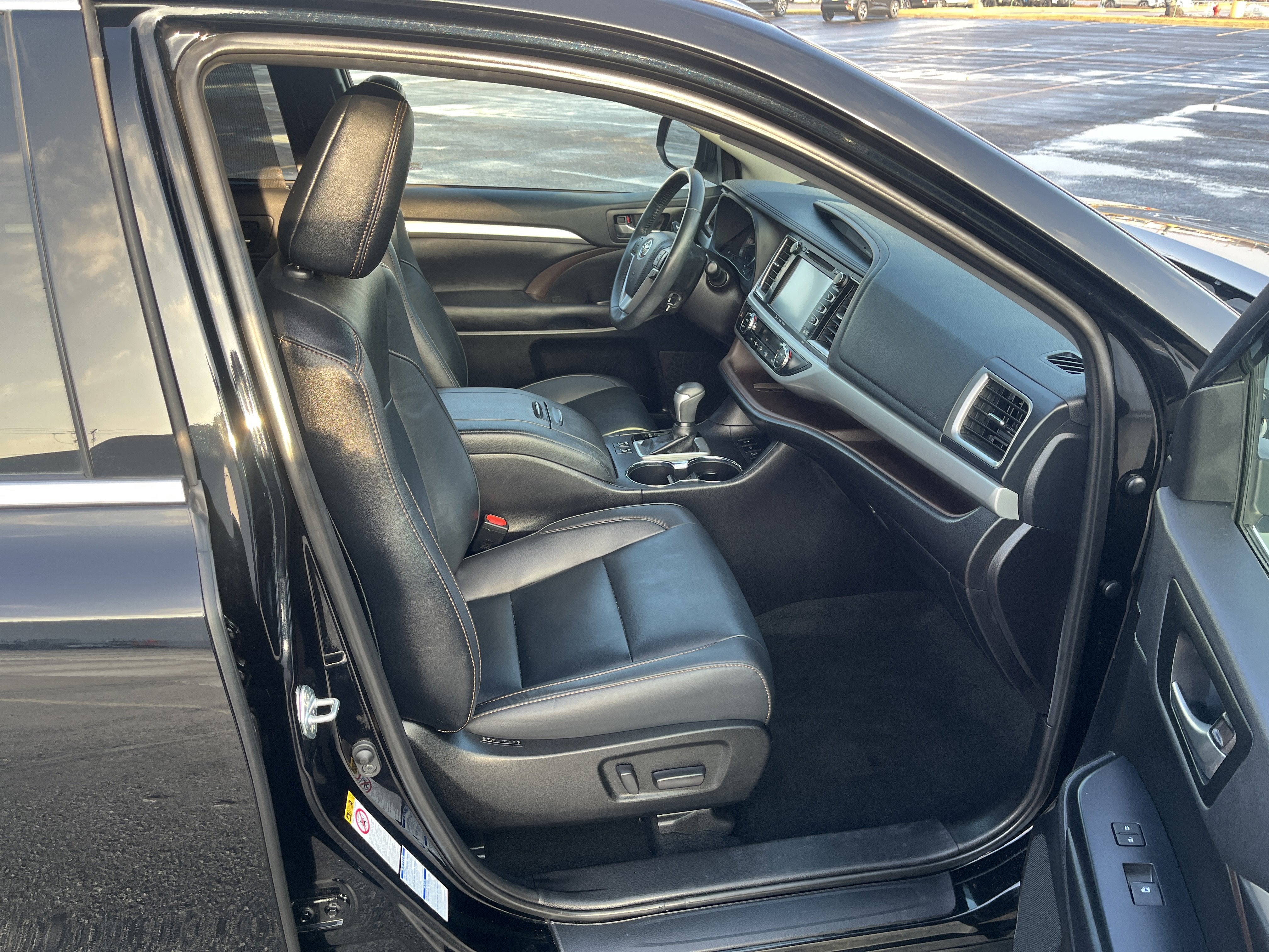 2019 Toyota Highlander XLE AWD V6 w/Sunroof Nav HeatedLeatherSeats