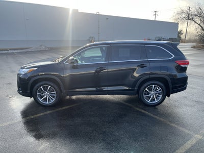 2019 Toyota Highlander XLE AWD V6 w/Sunroof Nav HeatedLeatherSeats