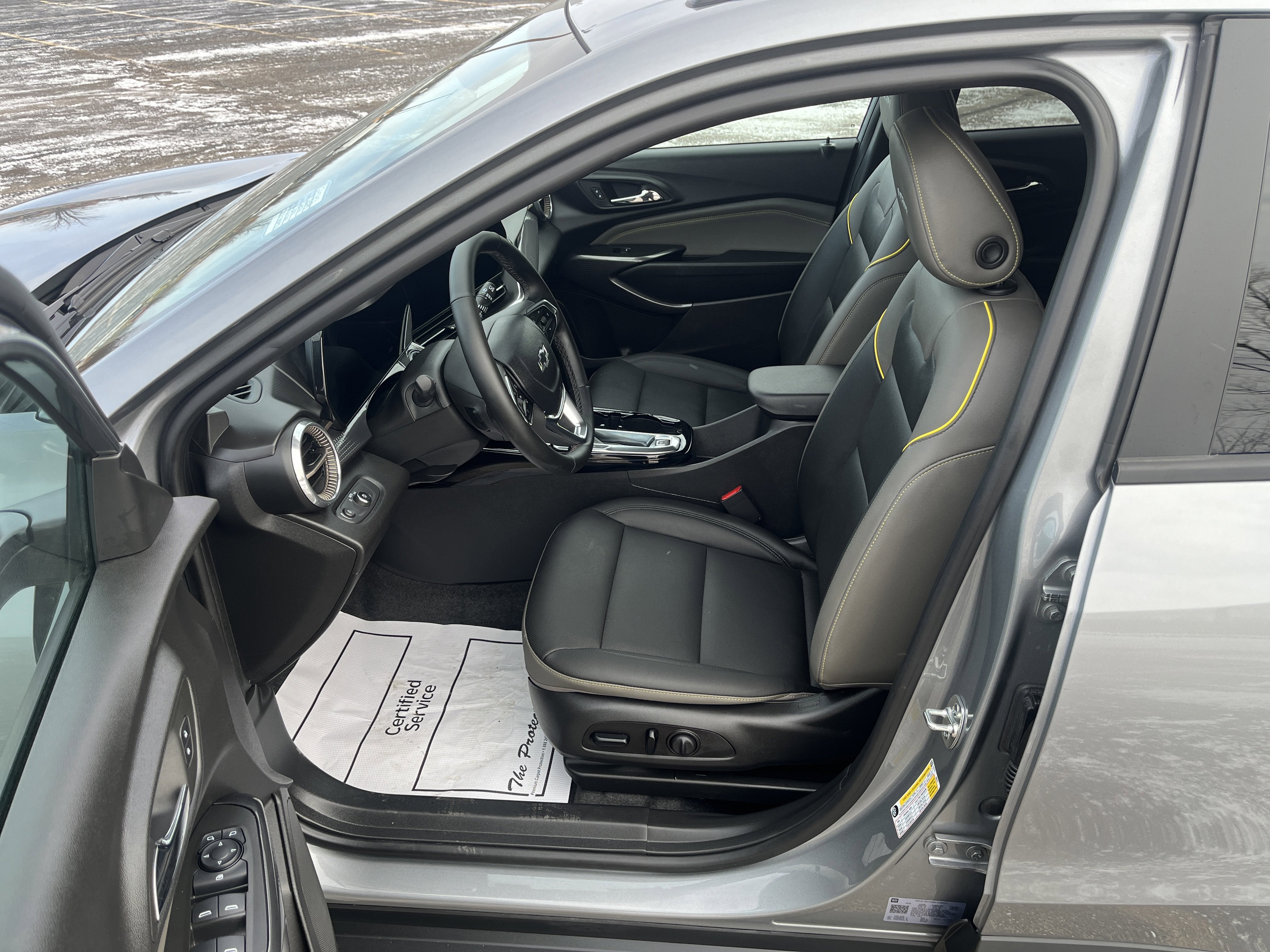 2025 Chevrolet Trax ACTIV DrvrConf Winter/SummerMatPkgs w/AdptvCrz HtdSeats HtdSteeringWheel